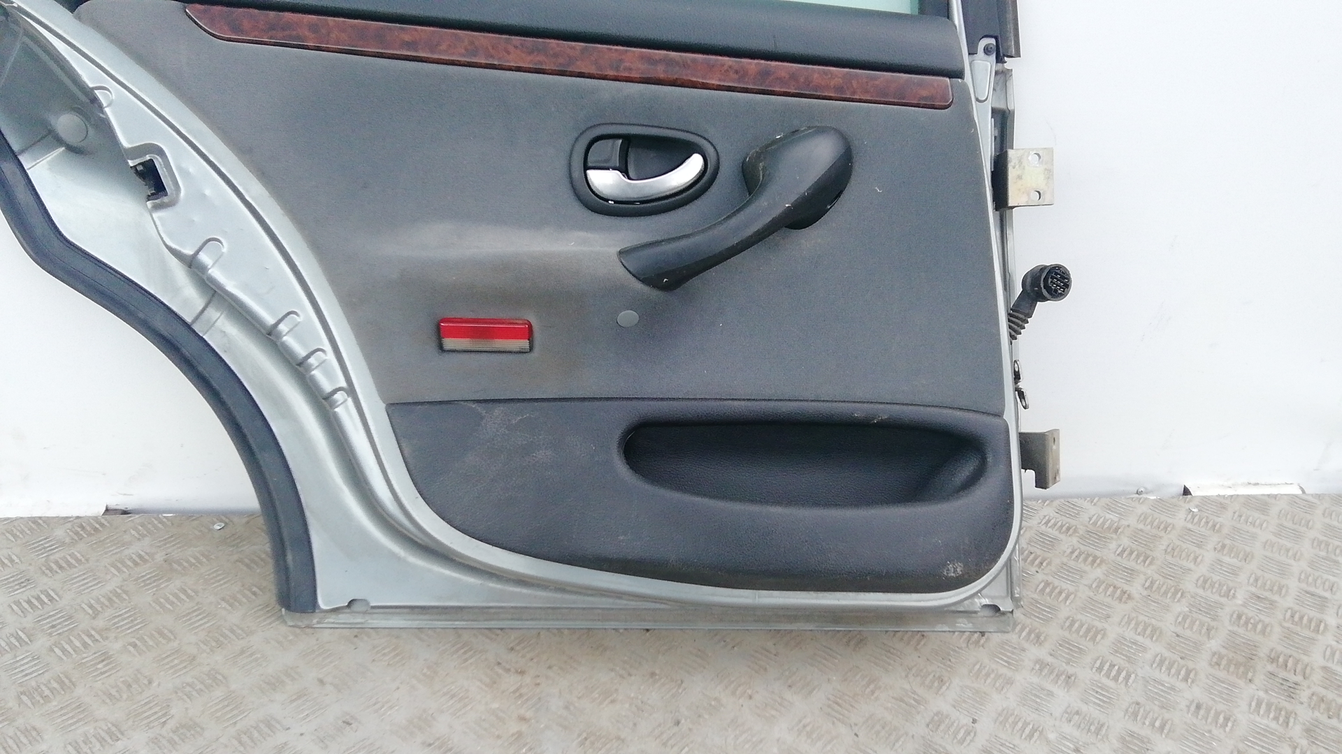 Дверь задняя левая Peugeot 406 купить в России