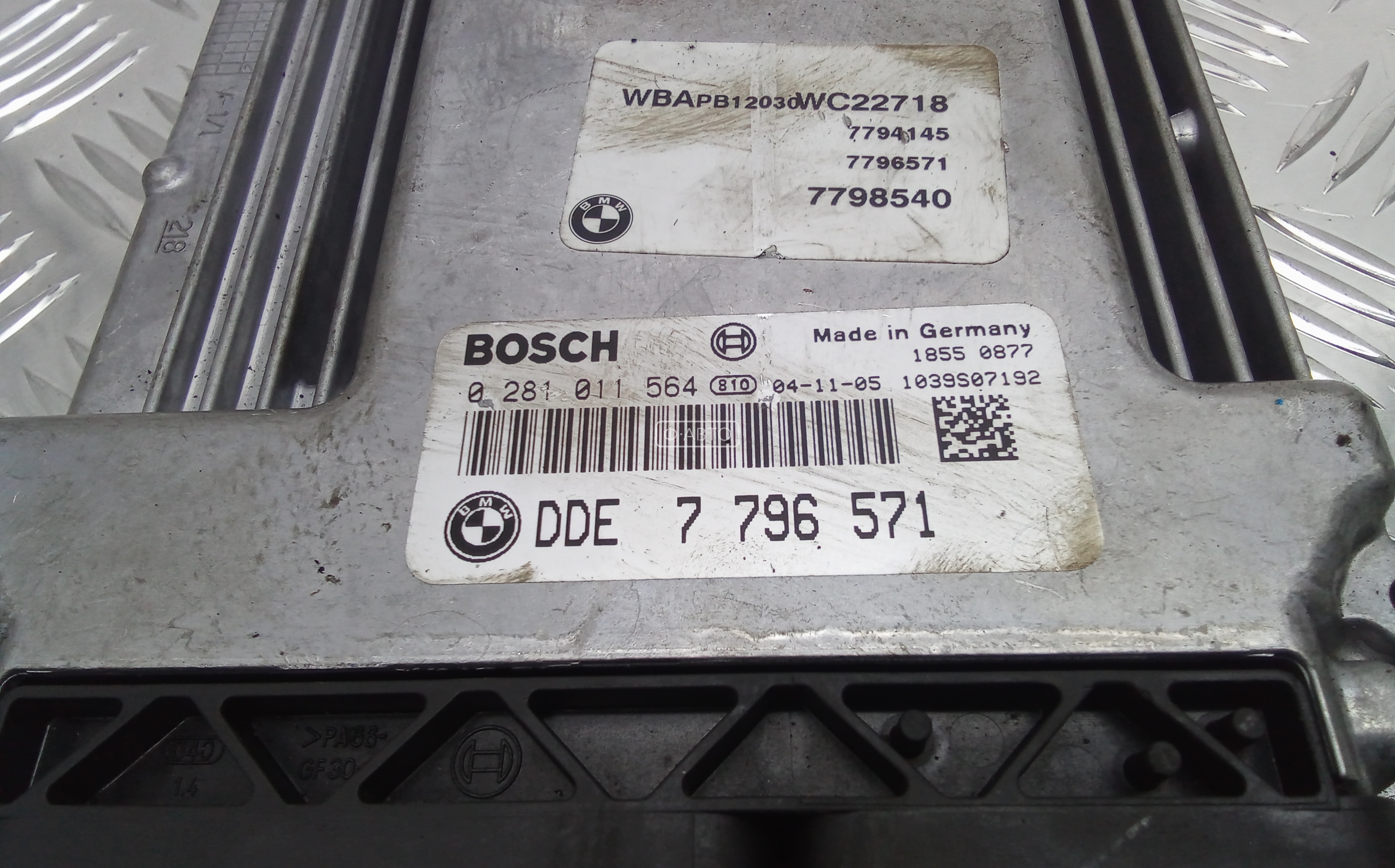 Блок управления двигателем BMW X3 (E83) купить в России