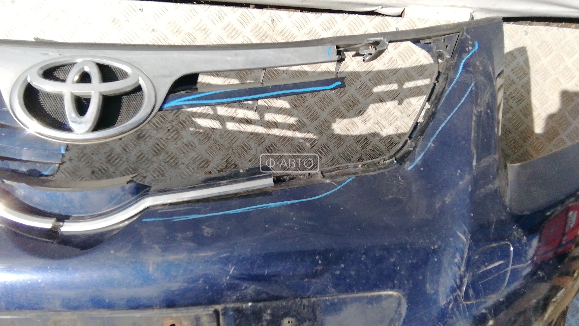 Бампер передний Toyota Avensis 1 (T220) купить в Беларуси