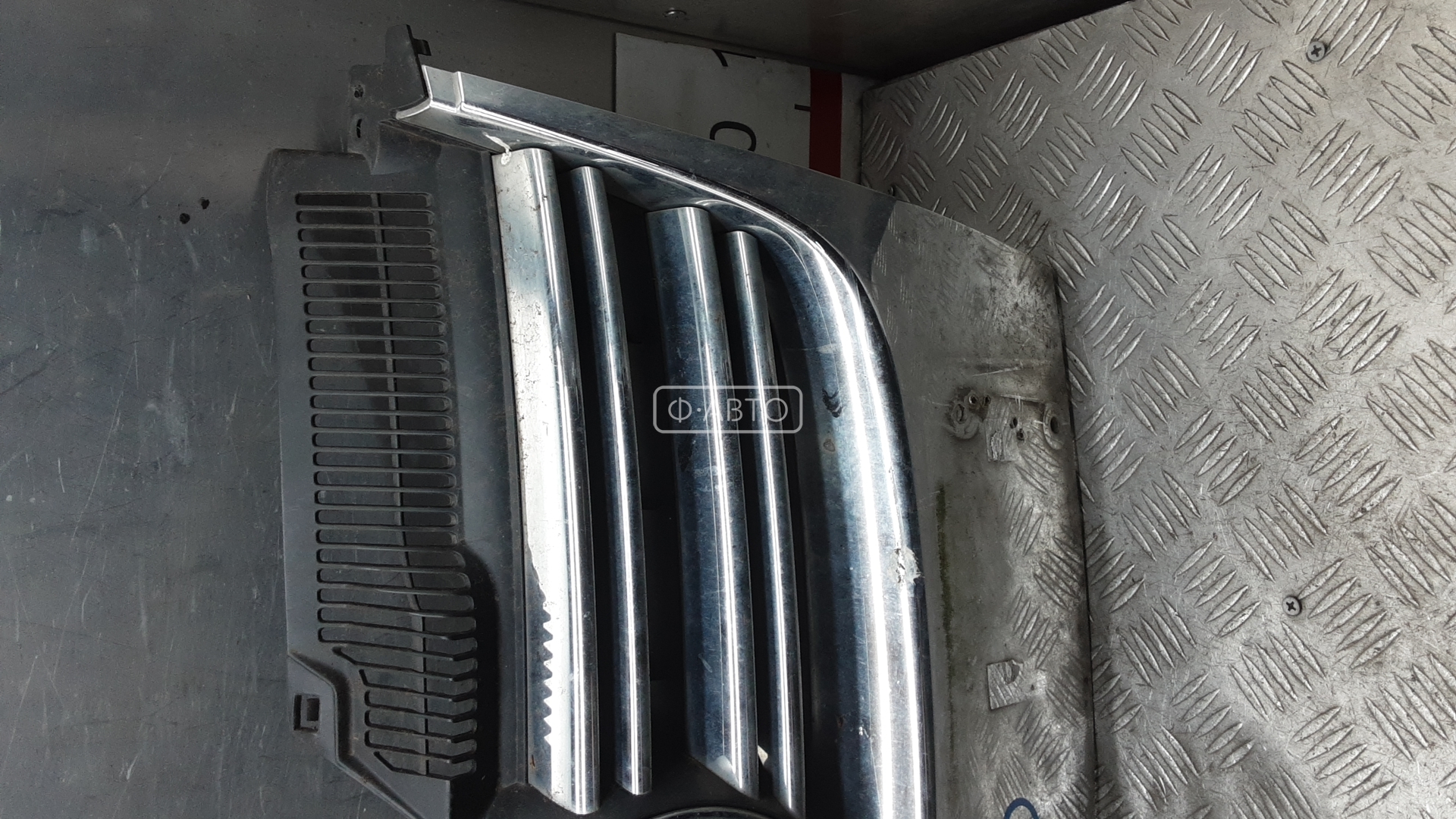 Решетка радиатора Volkswagen Jetta 5 купить в Беларуси