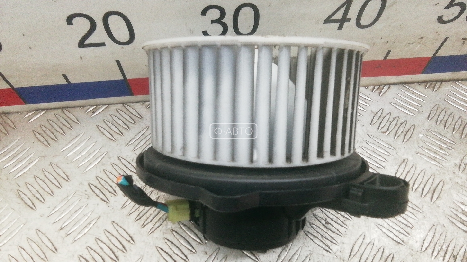 Моторчик печки (вентилятор отопителя) Hyundai H1 1 купить в России