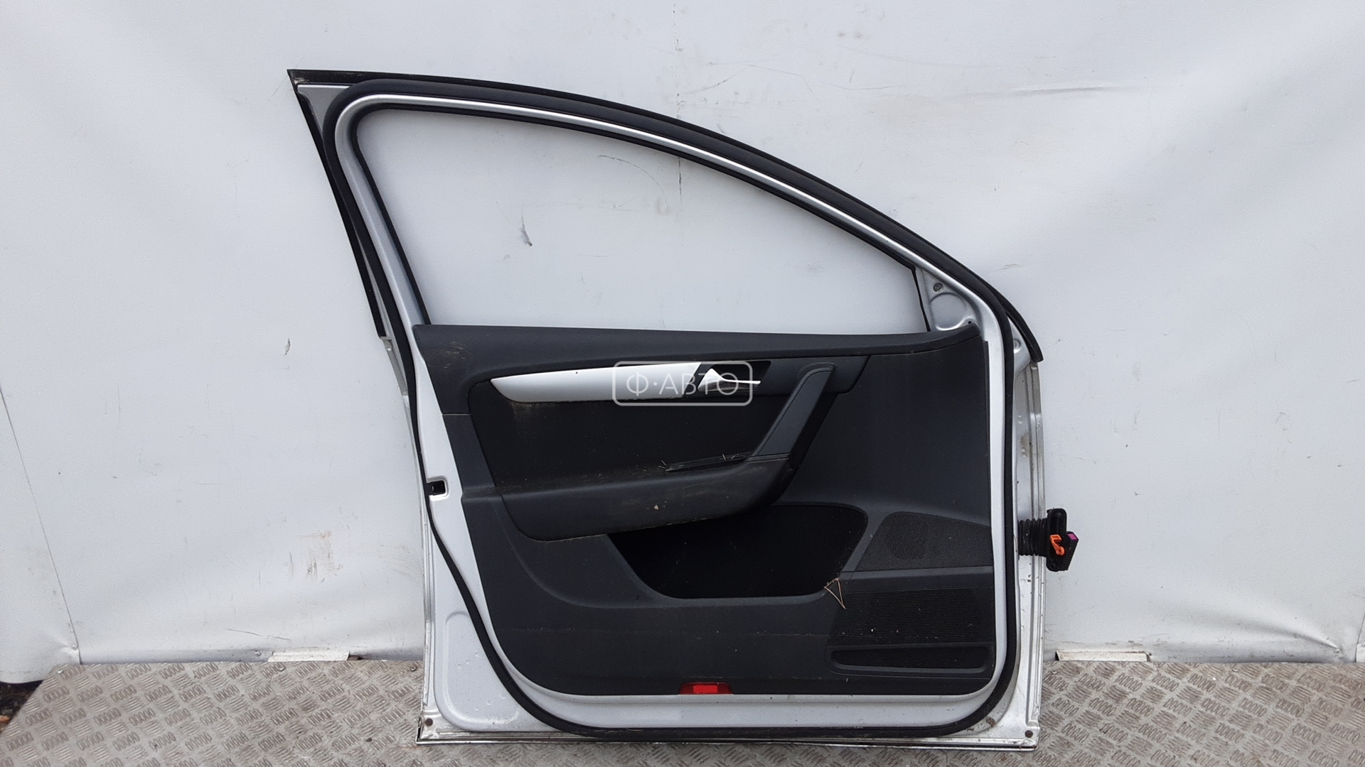 Дверь передняя левая Volkswagen Passat 6 купить в Беларуси