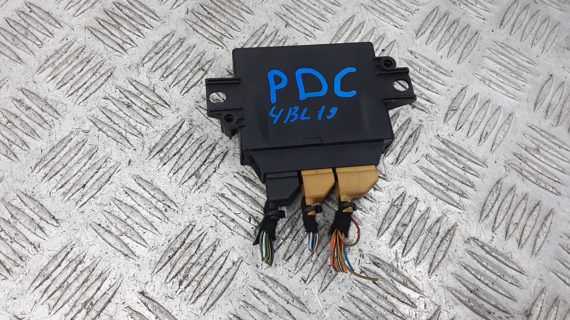 Блок PDC (парктроников) AUDI A8