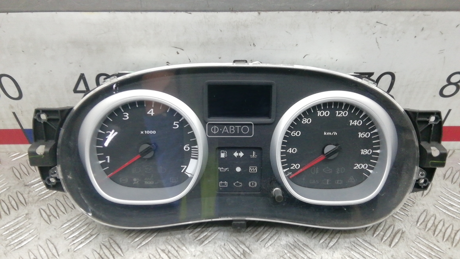 Панель приборная (щиток приборов) Dacia Duster купить в Беларуси