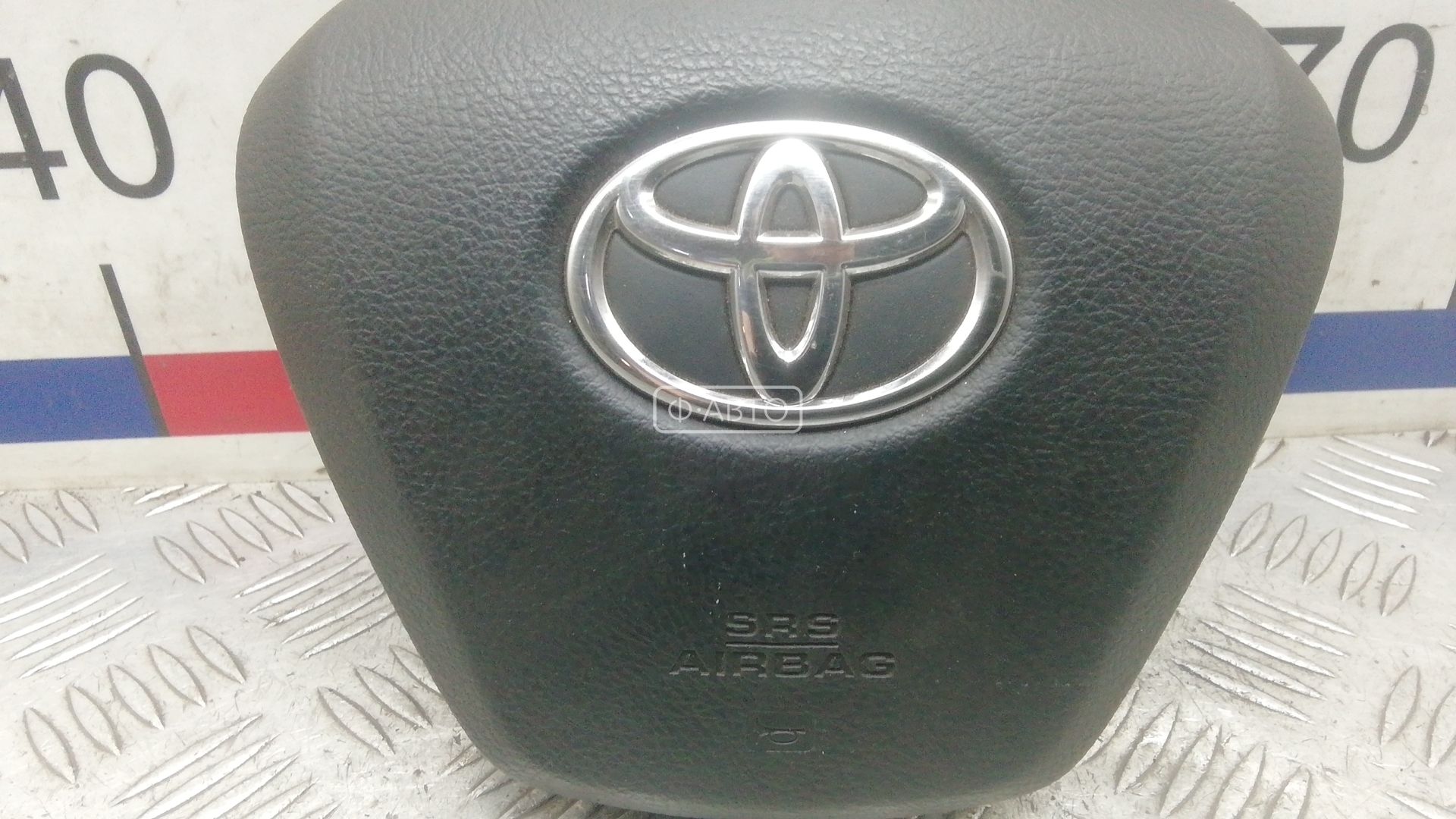 Подушка безопасности в рулевое колесо Toyota Avensis 1 (T220) купить в Беларуси