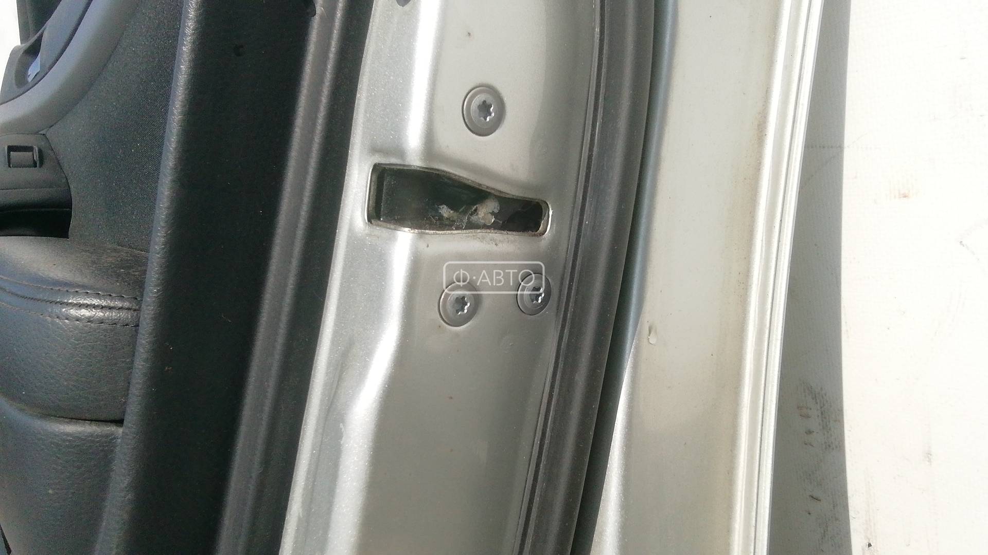 Дверь передняя правая Toyota Avensis 1 (T220) купить в России