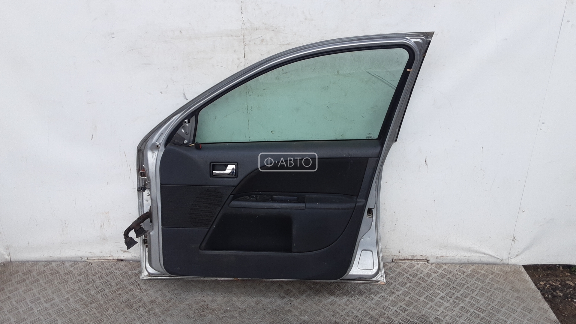 Дверь передняя правая Ford Mondeo 2 купить в Беларуси