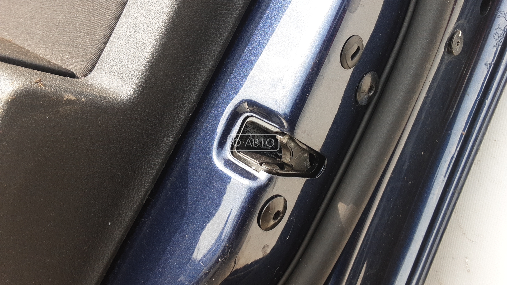 Дверь передняя правая Volkswagen Passat 6 купить в России