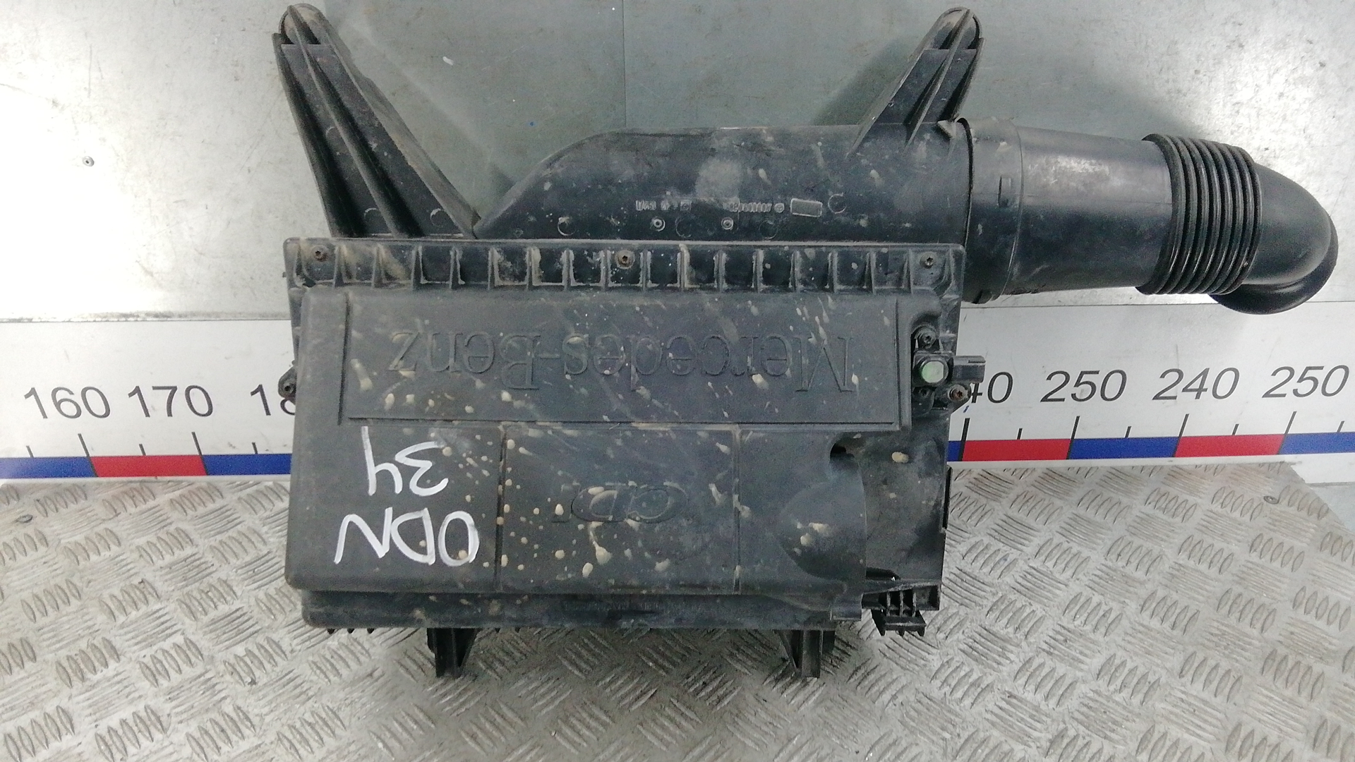 Корпус воздушного фильтра - Mercedes Vito W639 (2004-2014)