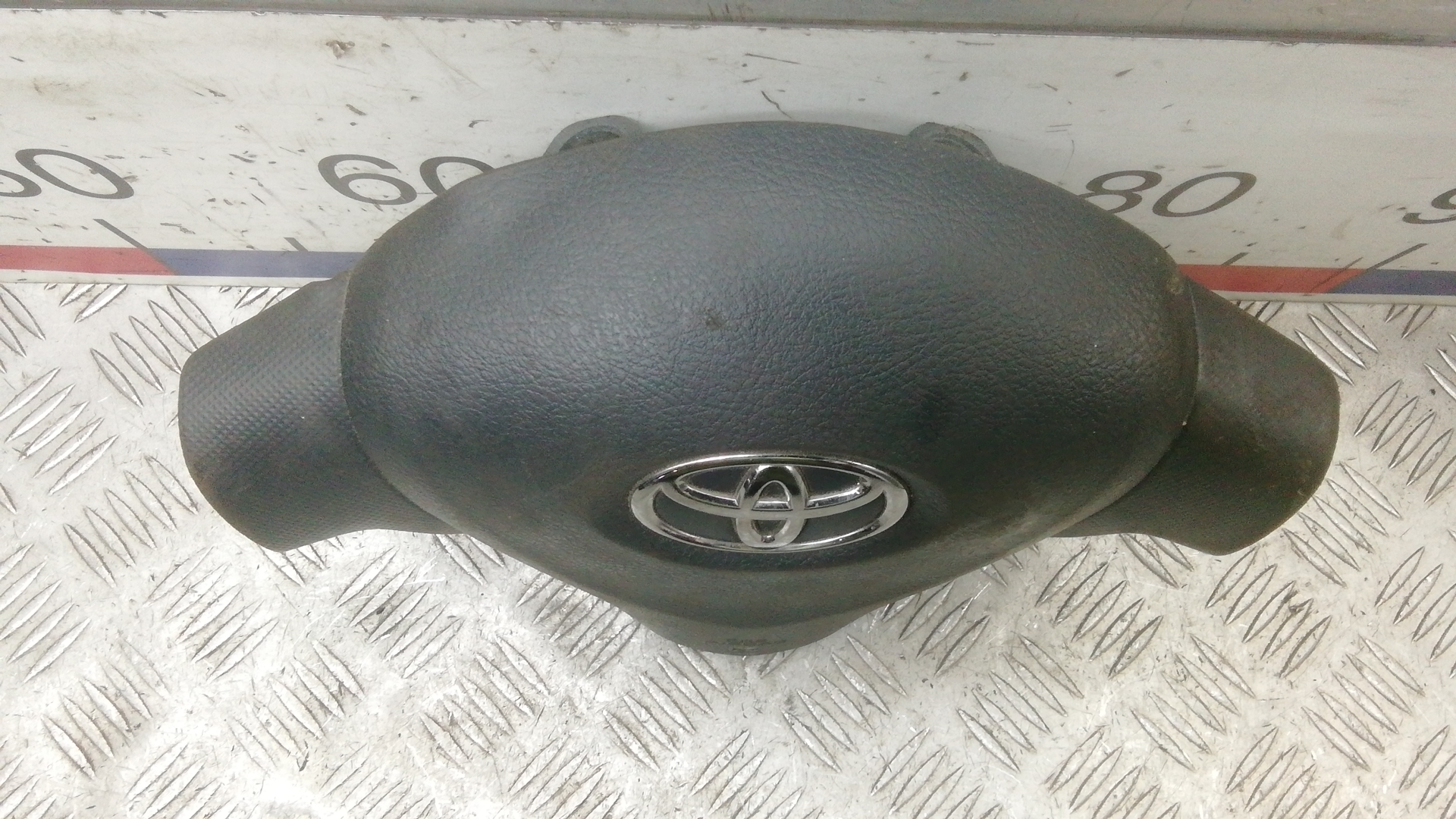 Подушка безопасности в рулевое колесо Toyota Corolla 9 купить в России
