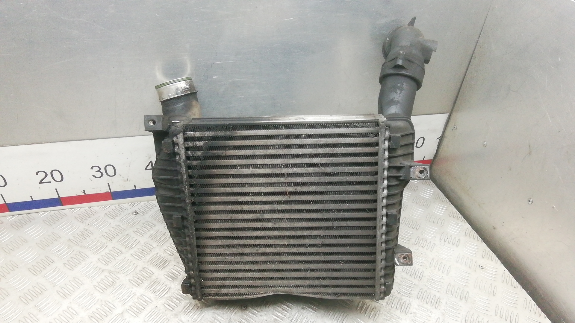 Радиатор интеркулера - Volkswagen Touareg (2002-2010)