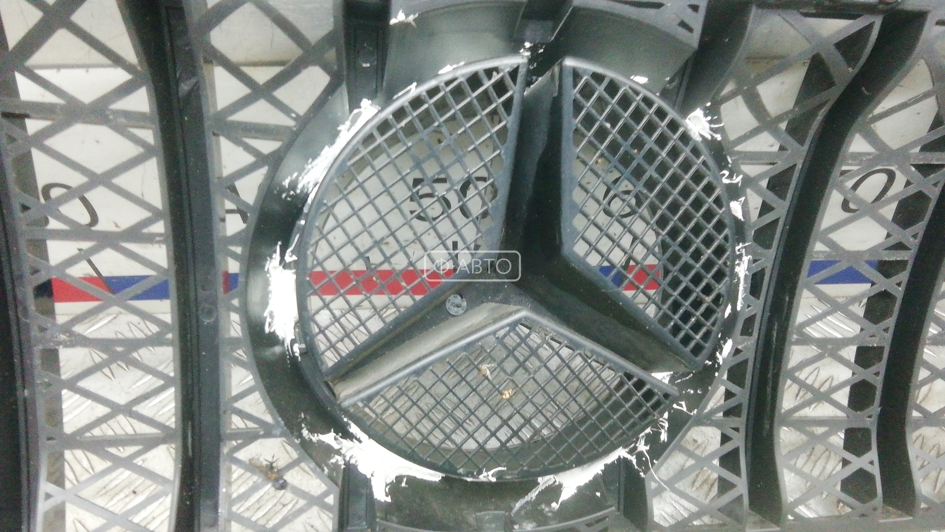 Решетка радиатора Mercedes R-Class (W251) купить в России