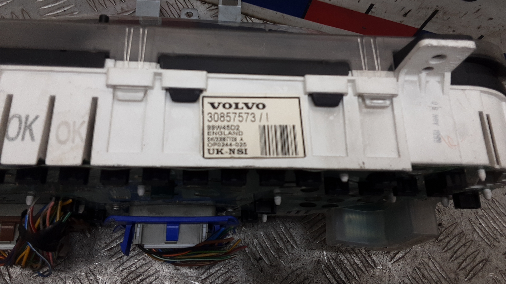 Панель приборная (щиток приборов) Volvo V40 2 купить в России