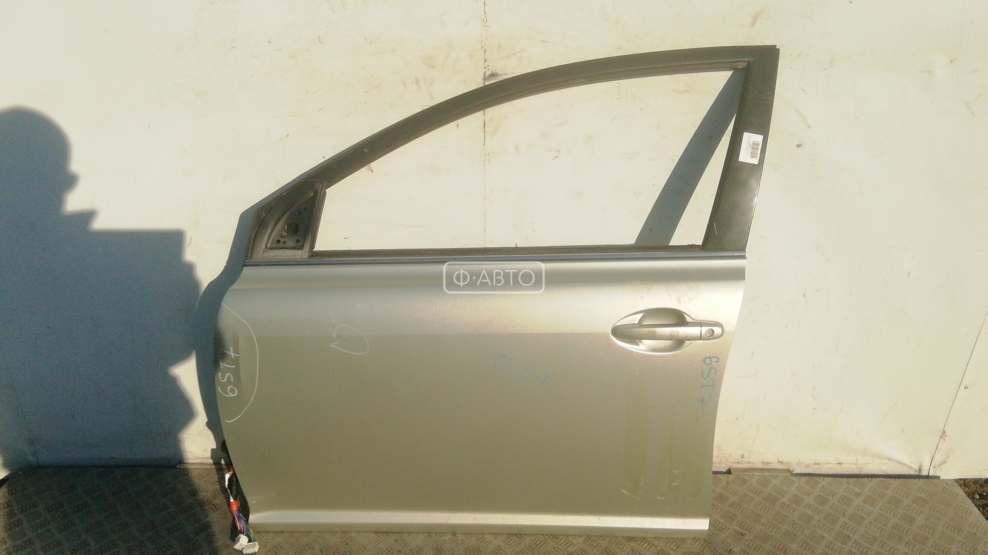 Дверь передняя левая Toyota Avensis 1 (T220) купить в Беларуси