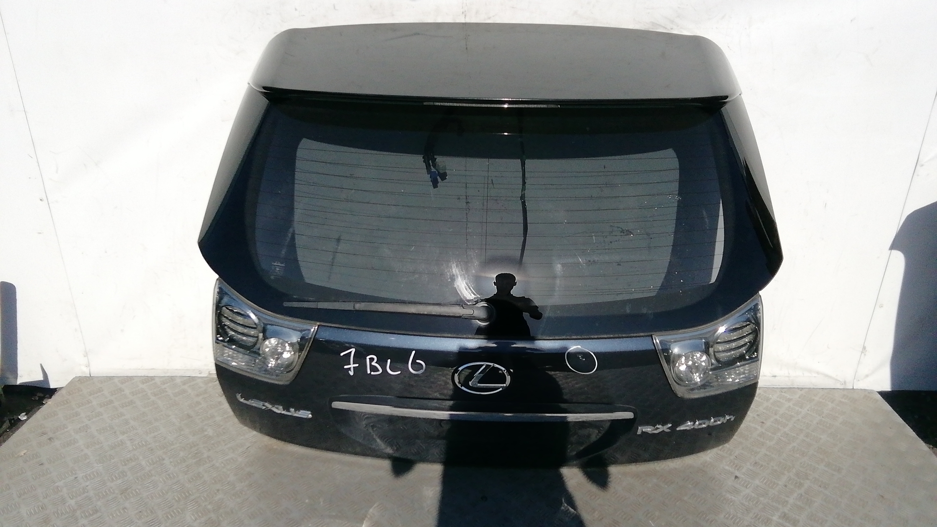 Крышка багажника - Lexus RX (2003-2009)