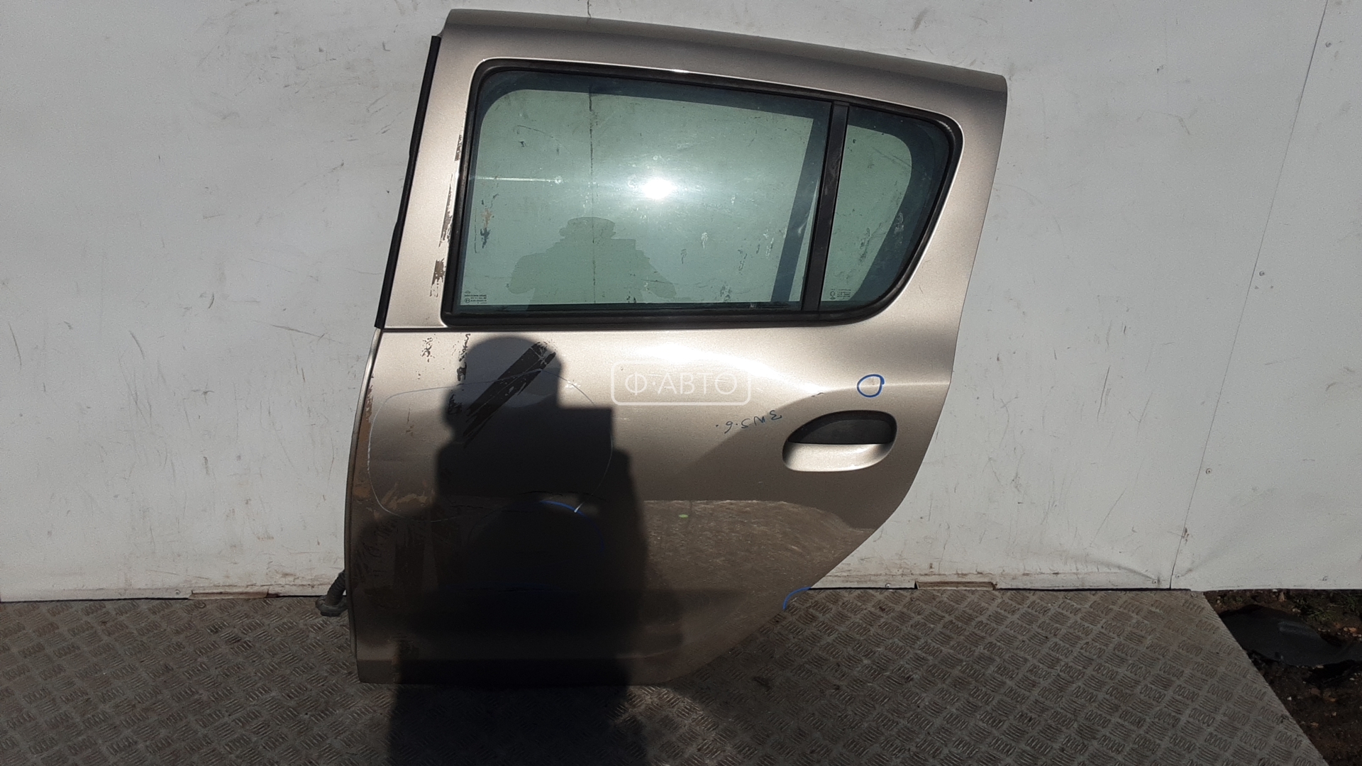 Дверь задняя левая Dacia Sandero 1 купить в Беларуси