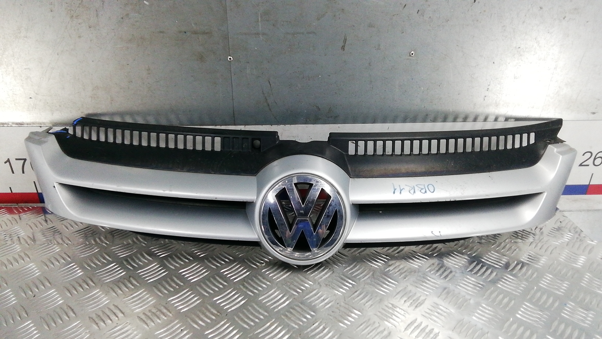 Решетка радиатора (капота) - Volkswagen Golf Plus (2005-2013)