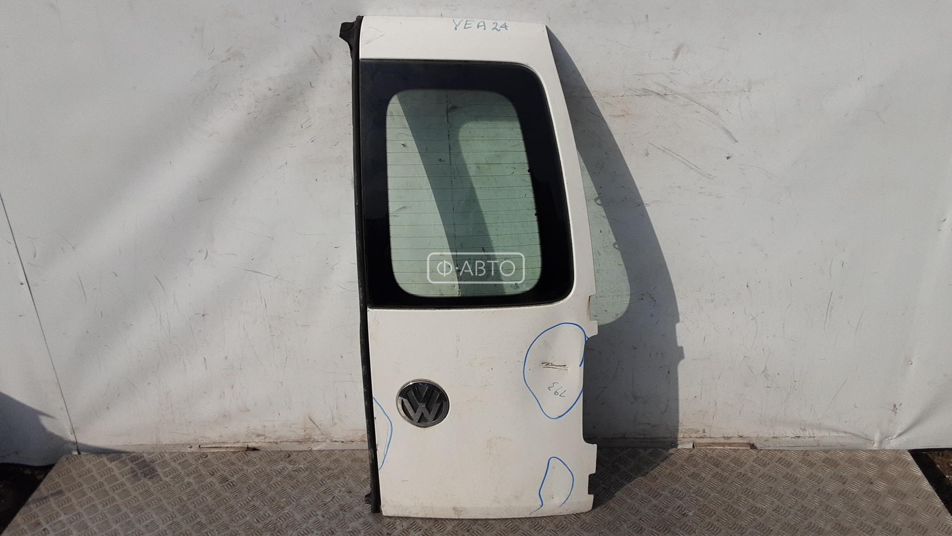 Дверь распашная задняя правая Volkswagen Caddy 3 купить в Беларуси