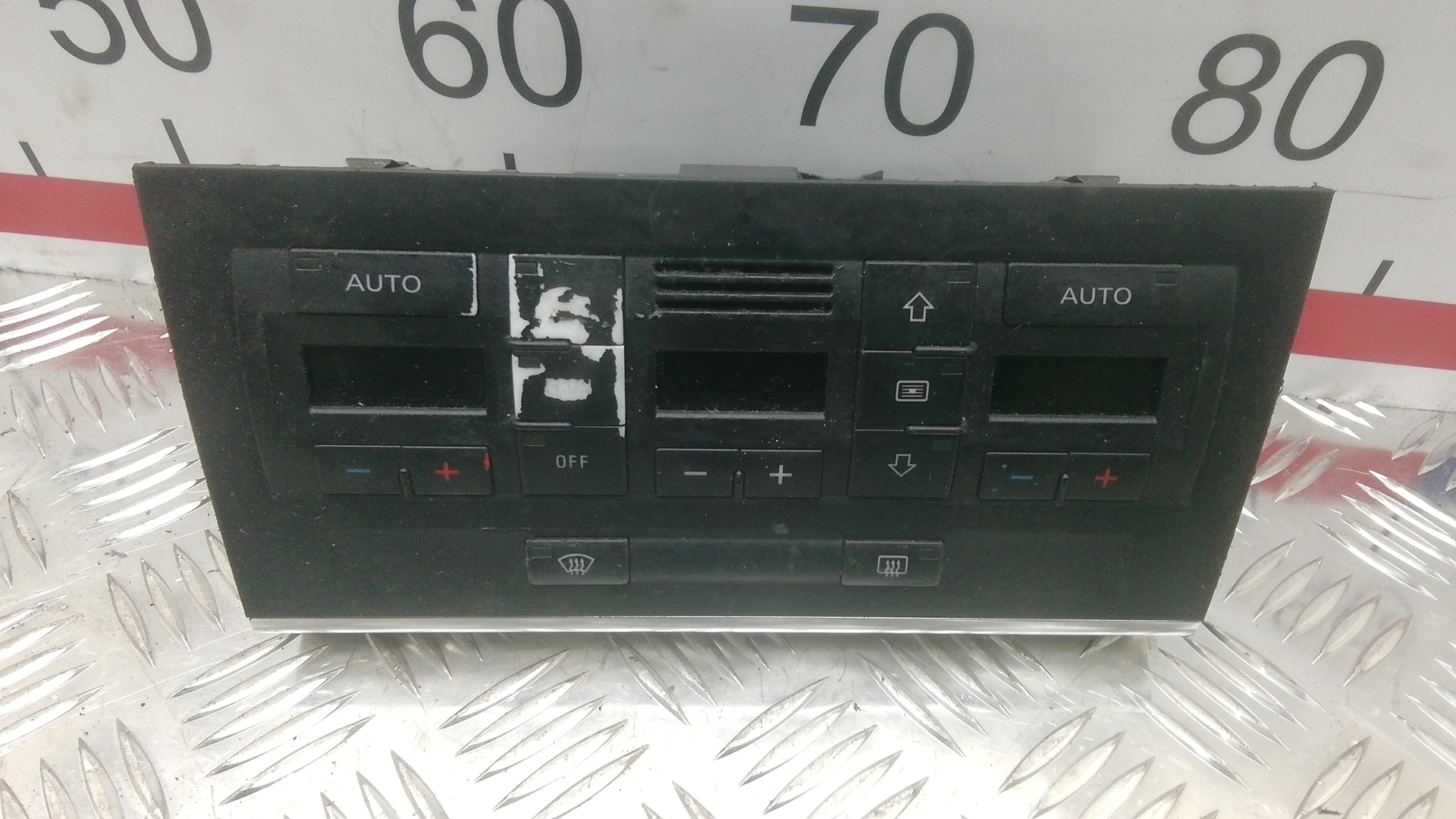 Блок управления климат-контроля - Audi A4 B6 (2000-2004)