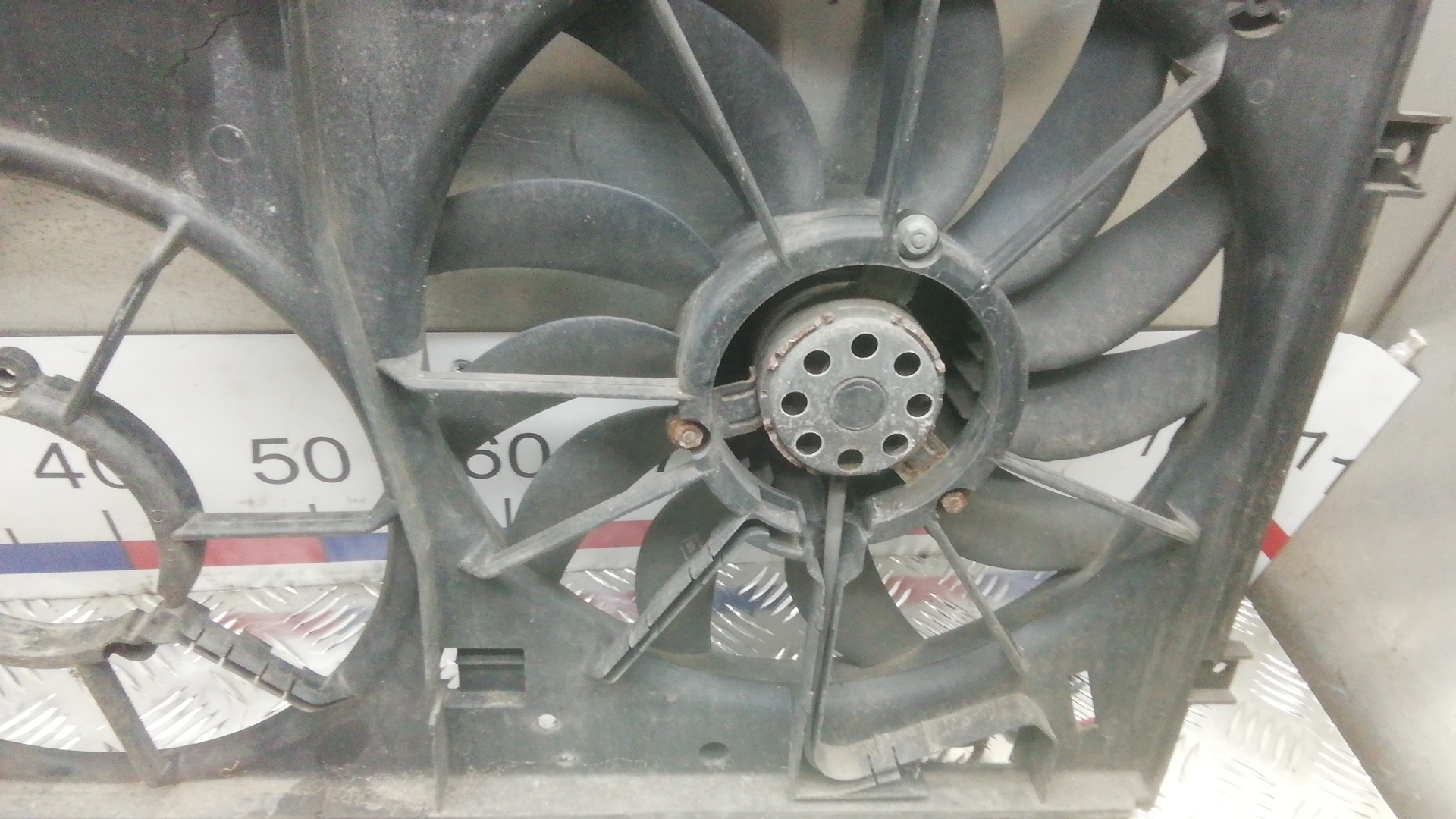 Вентилятор радиатора основного Volkswagen Caddy 3 купить в России