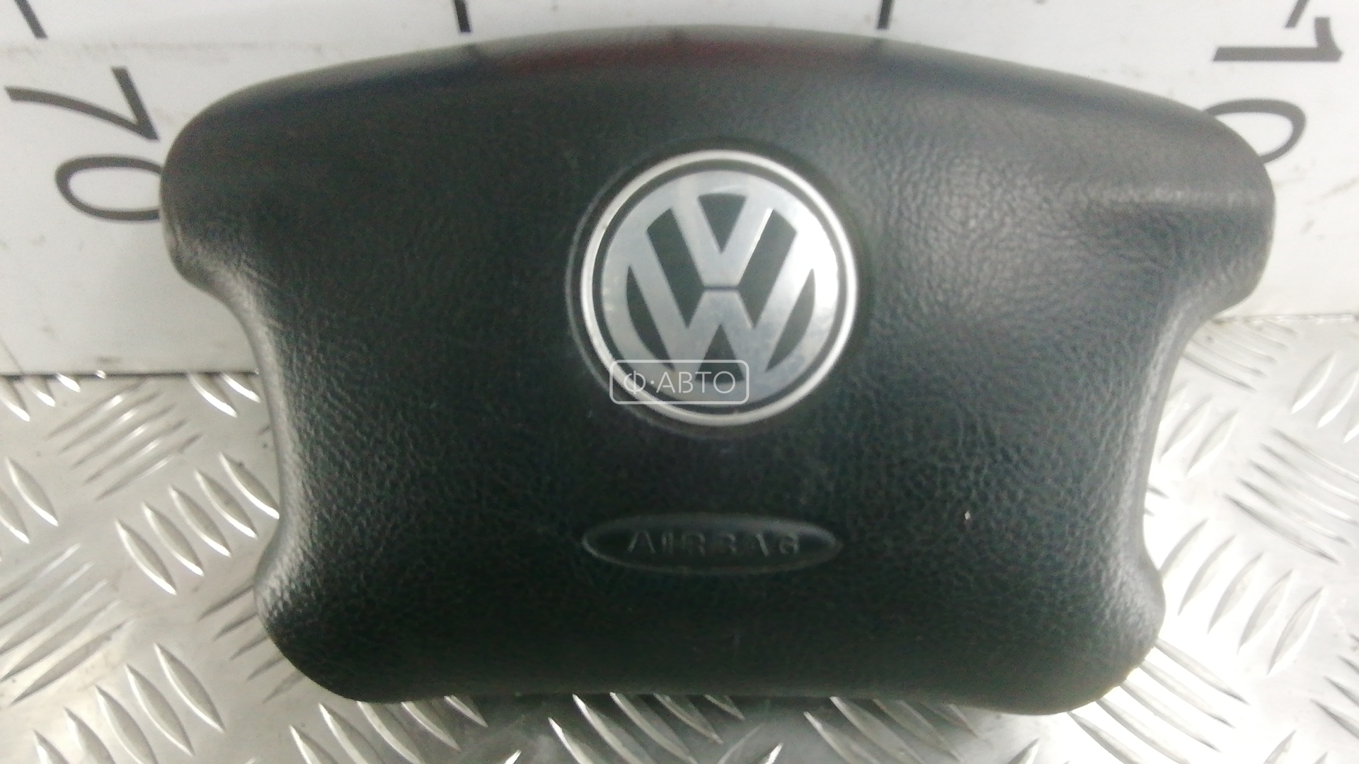 Подушка безопасности (Airbag) водителя - Volkswagen Golf 4 (1997-2005)