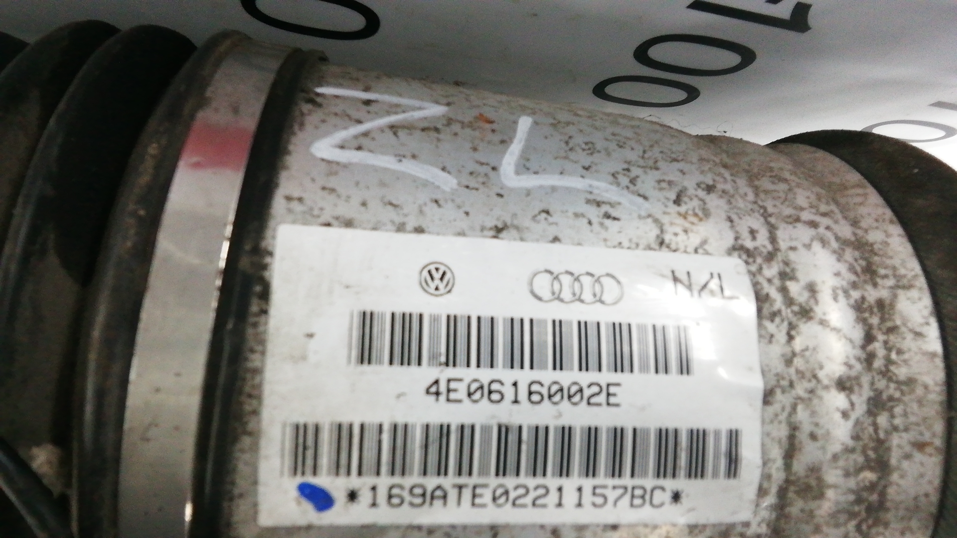 Пневмоподушка задняя левая Audi A8 D3 купить в России