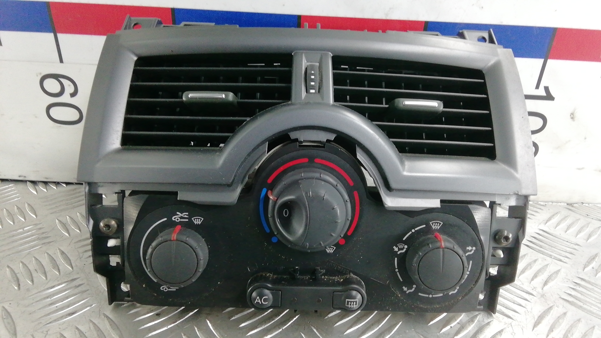 Блок управления климат-контроля - Renault Megane 2 (2003-2009)