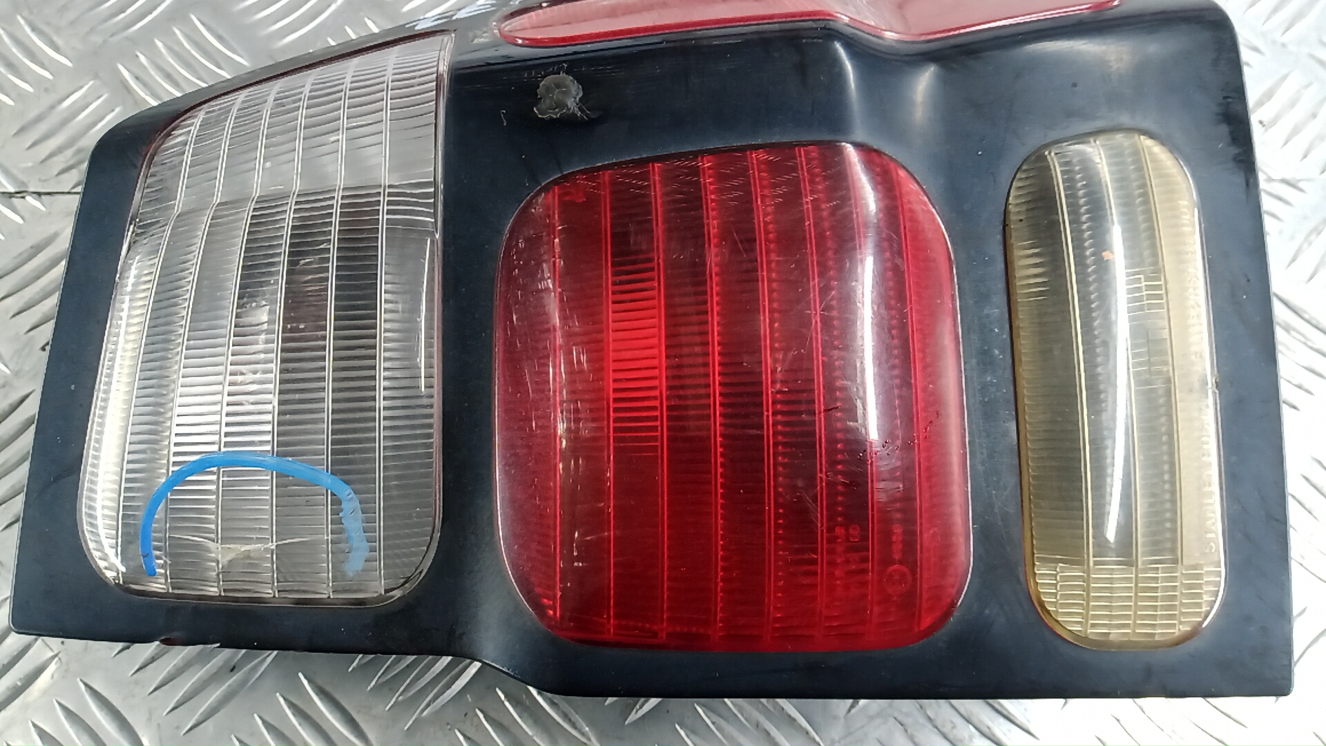 Фонарь задний правый Mitsubishi Pajero Sport 1 купить в России