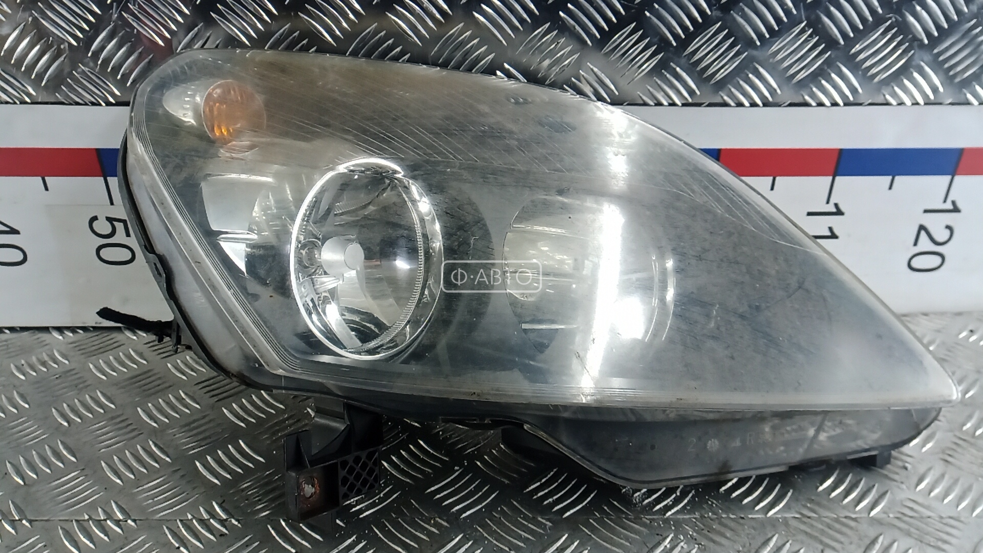Фара - Opel Zafira B (2005-2012)