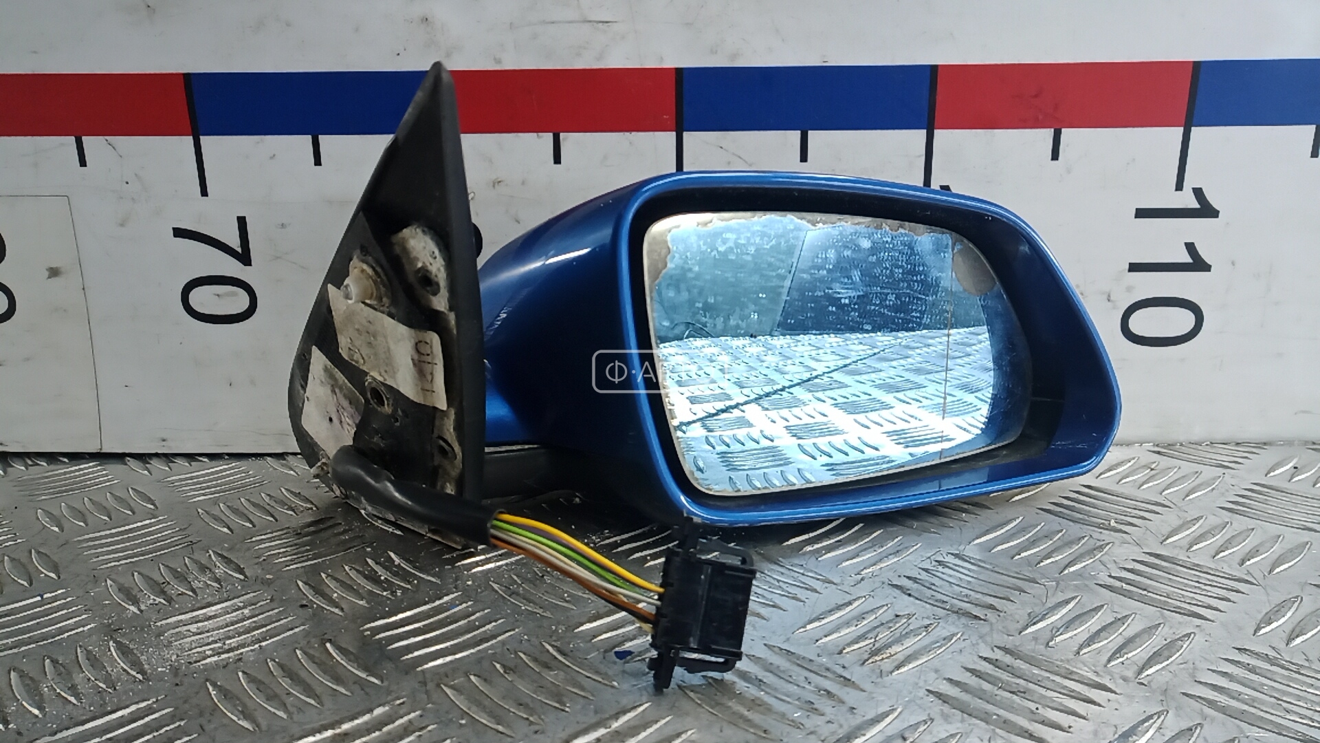 Зеркало боковое правое Skoda Octavia 1Z купить в Беларуси