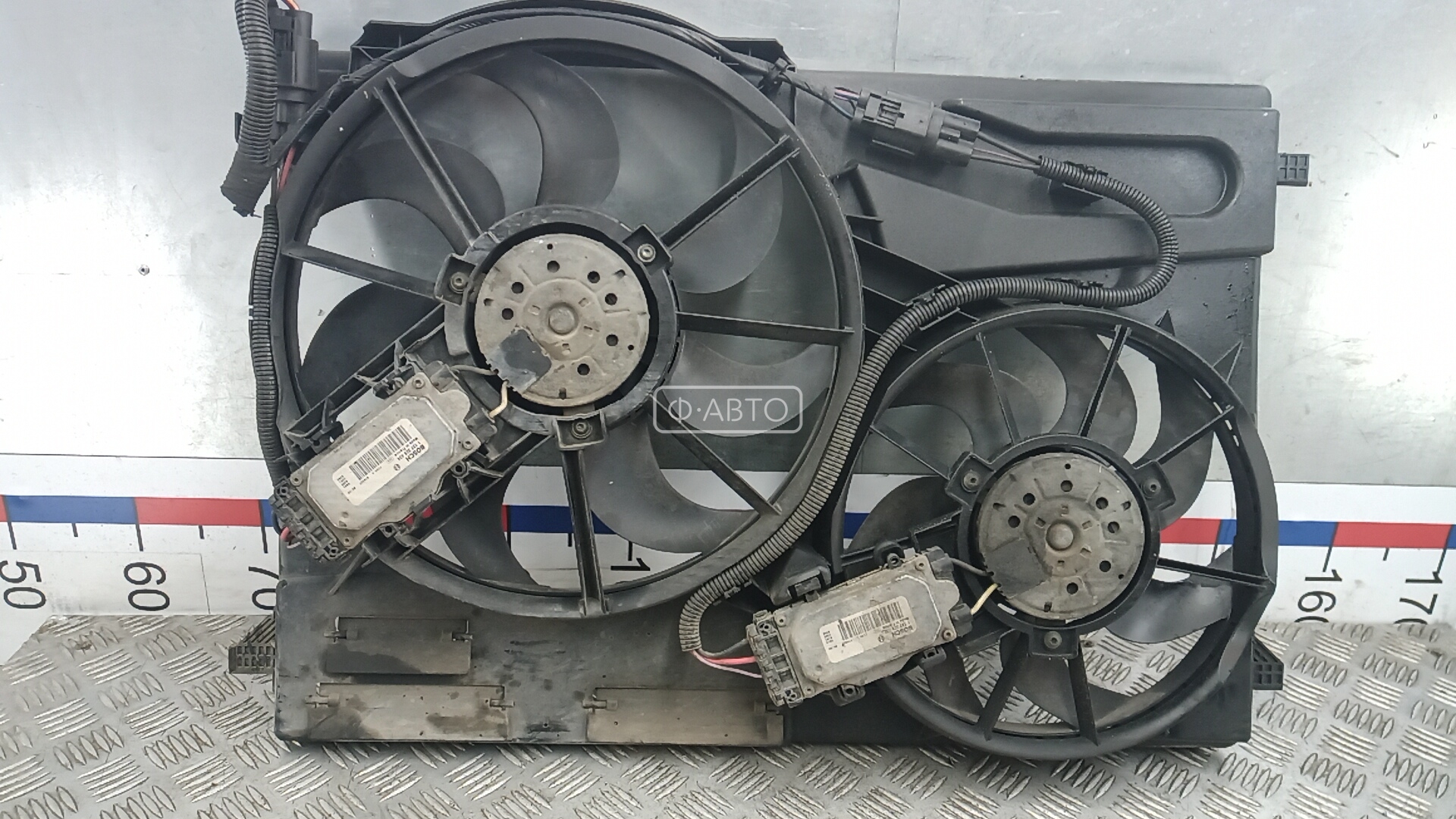 Вентилятор радиатора основного - Volvo XC70 (2007-2013)