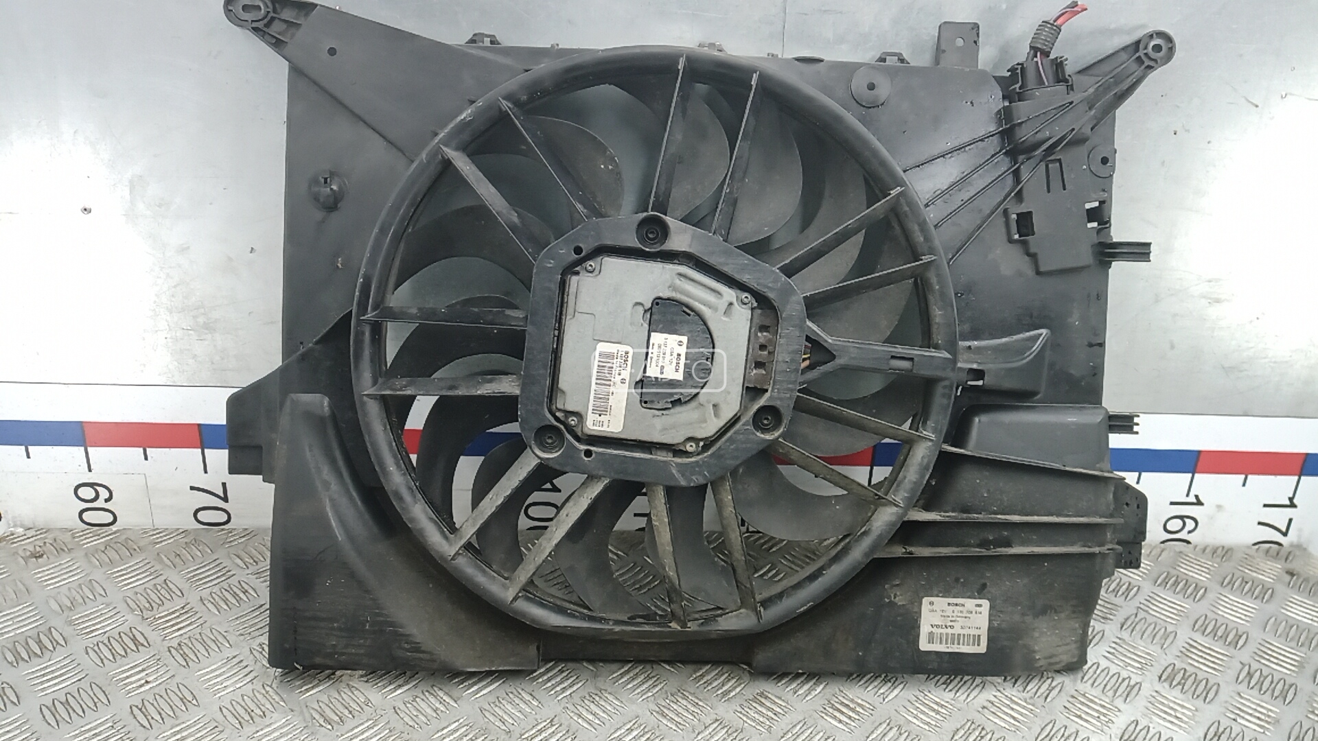 Вентилятор радиатора основного - Volvo XC70 (2002-2007)
