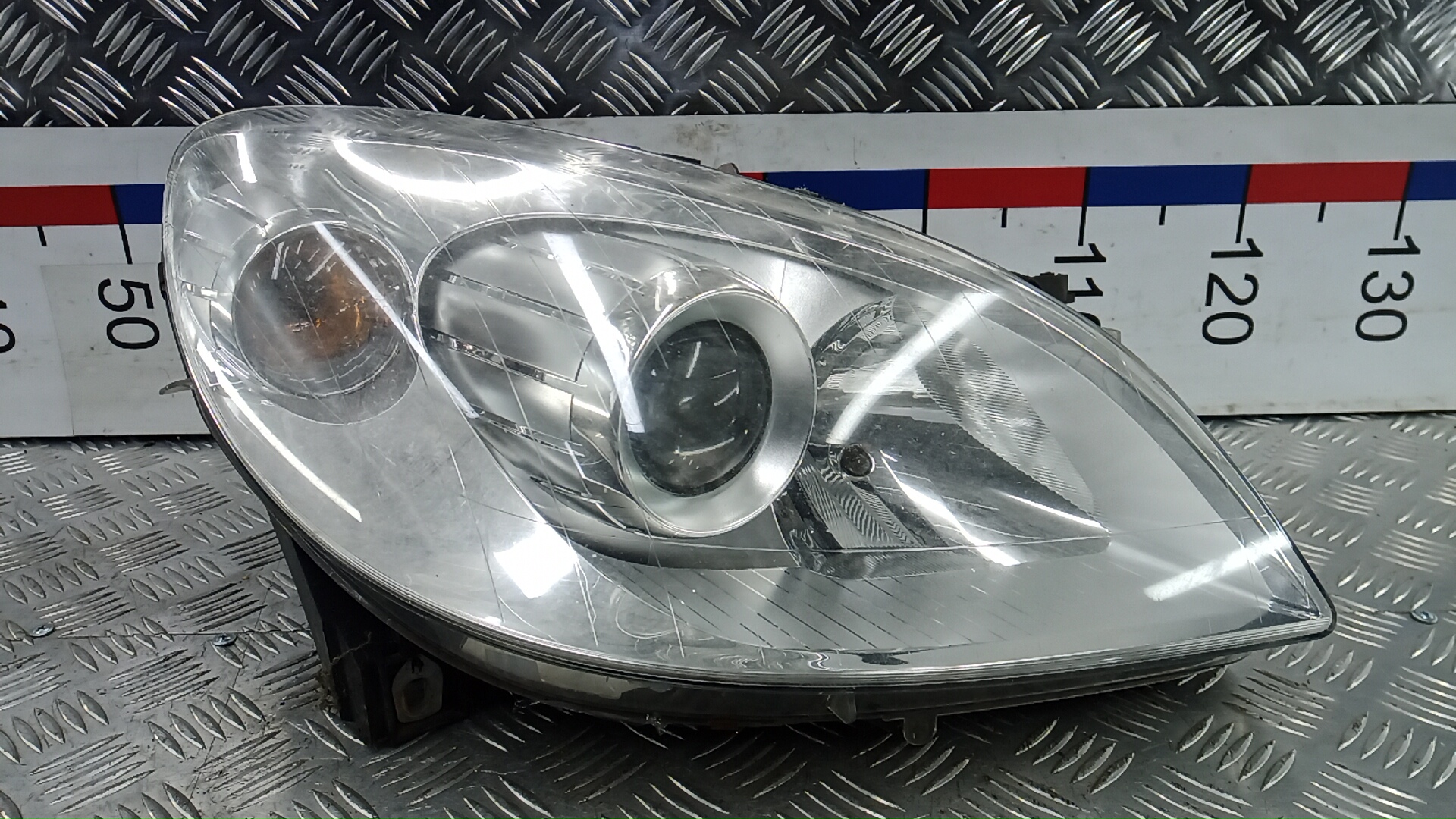Фара - Mercedes B W245 (2005-2012)
