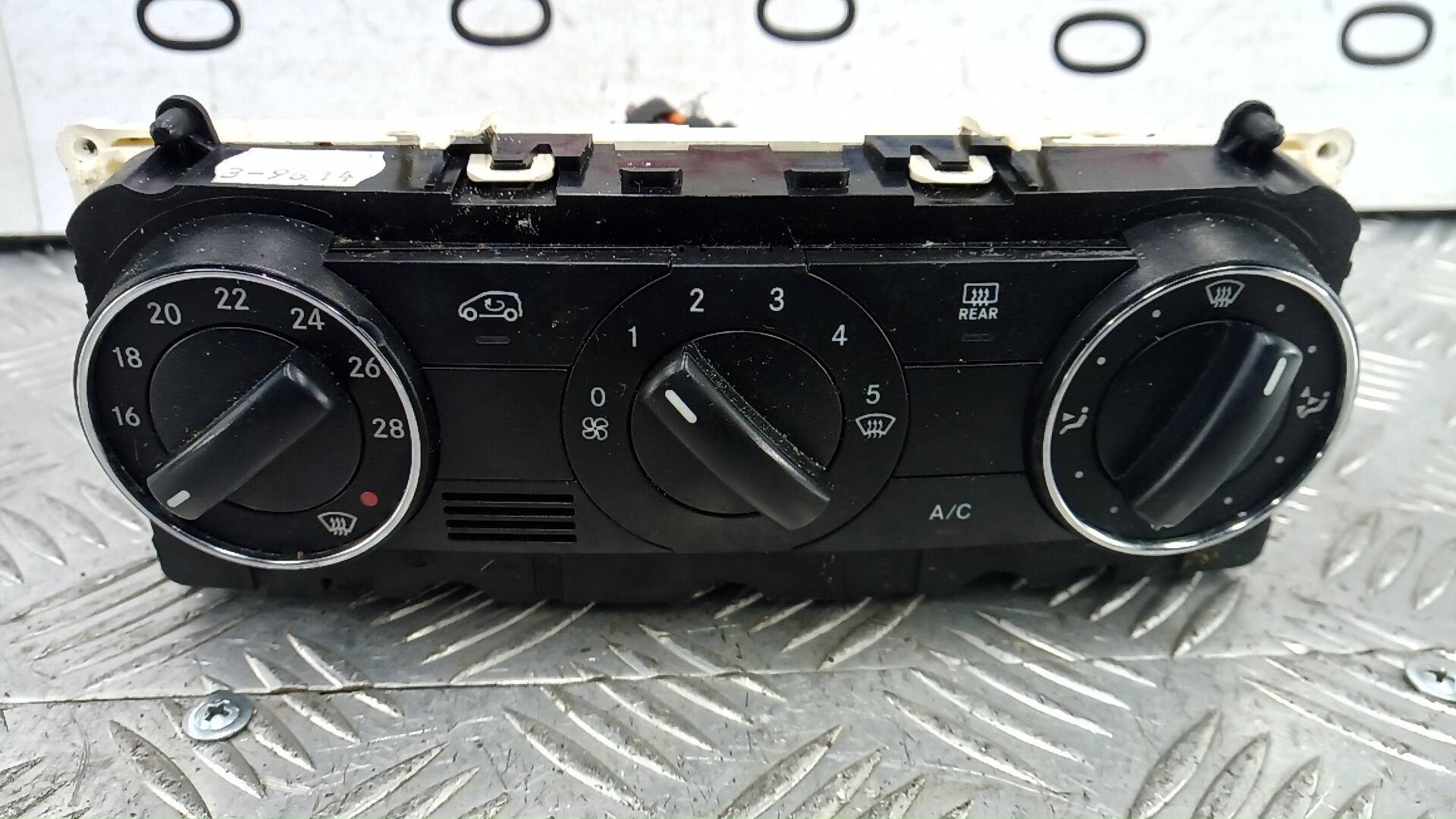 Блок управления климат-контроля - Mercedes B W245 (2005-2012)
