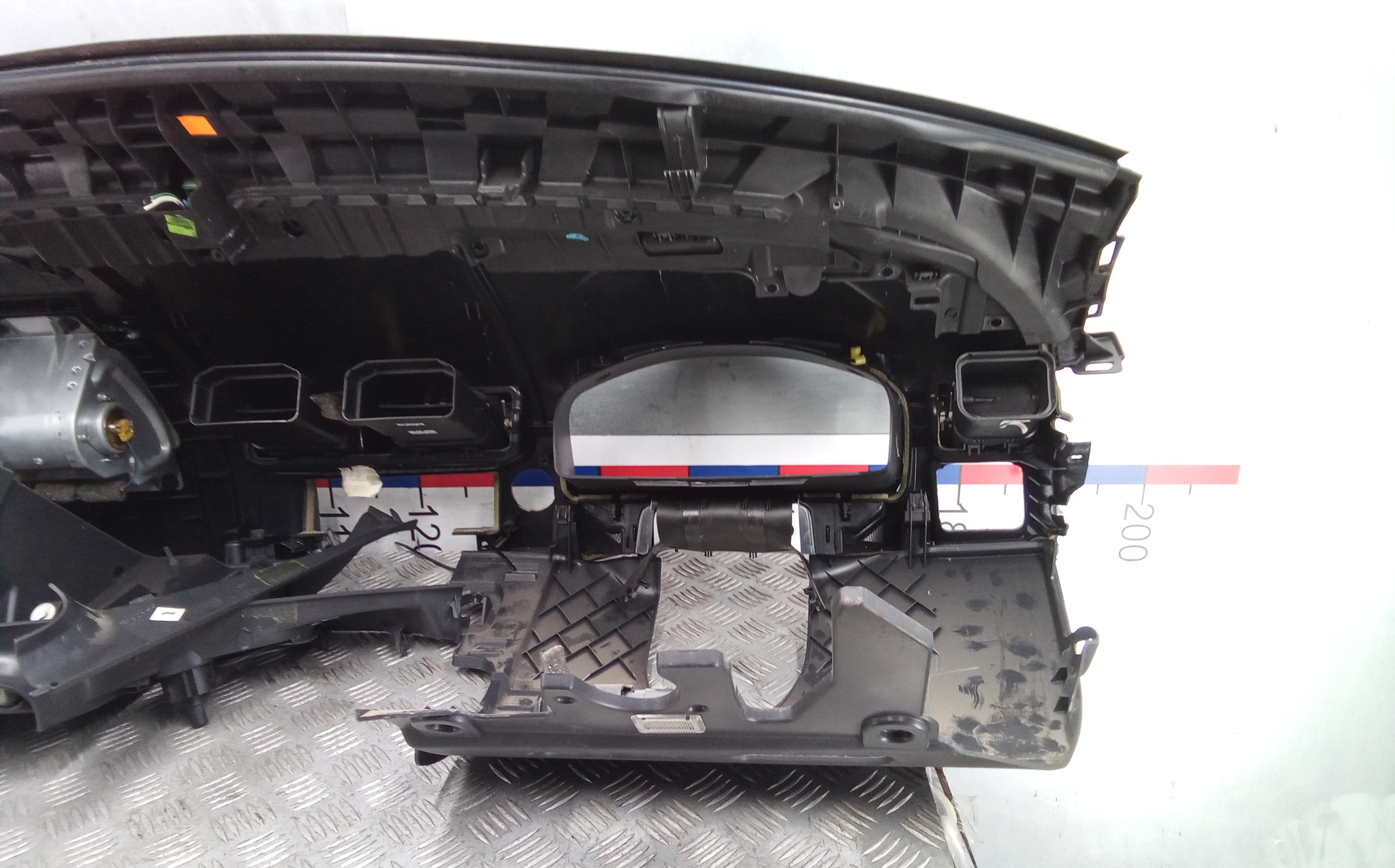 Торпедо (панель передняя) Volvo V50 1 купить в Беларуси