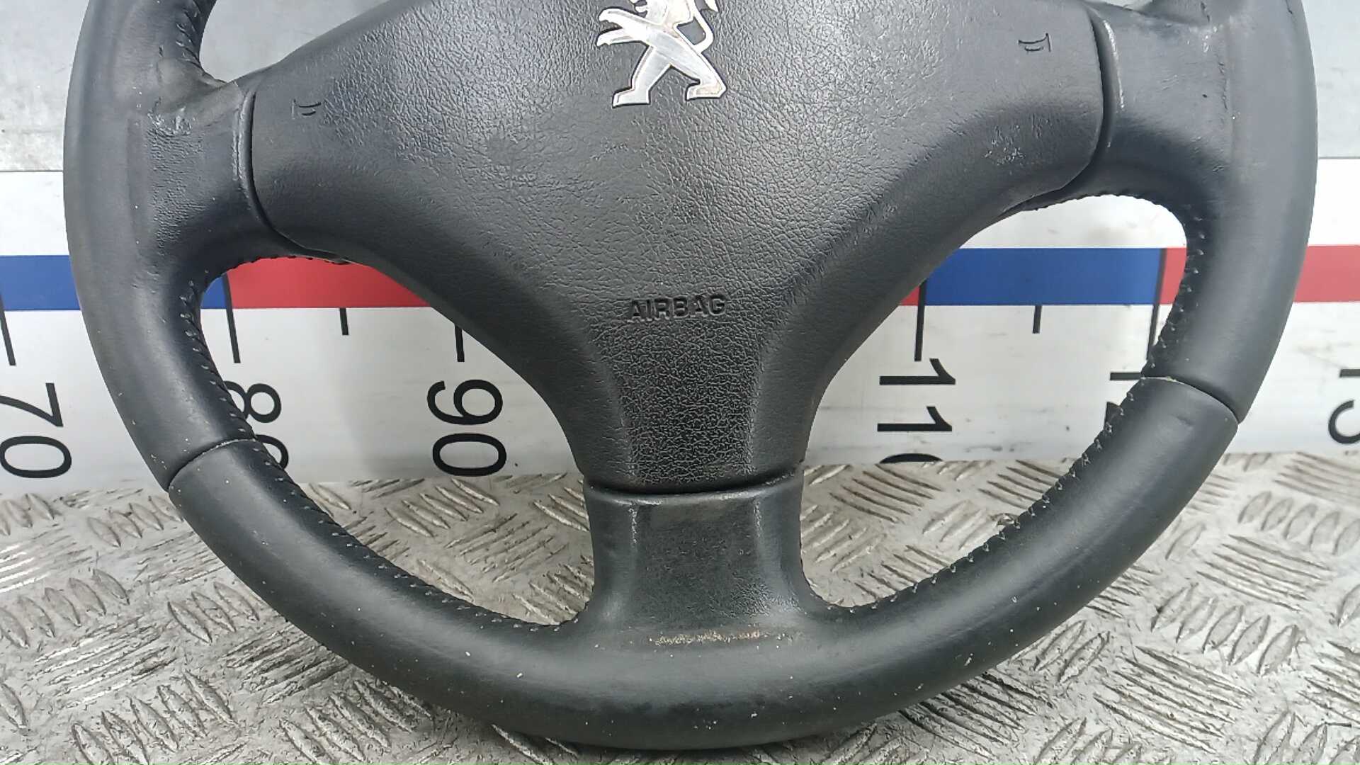 Руль Peugeot 308 купить в России
