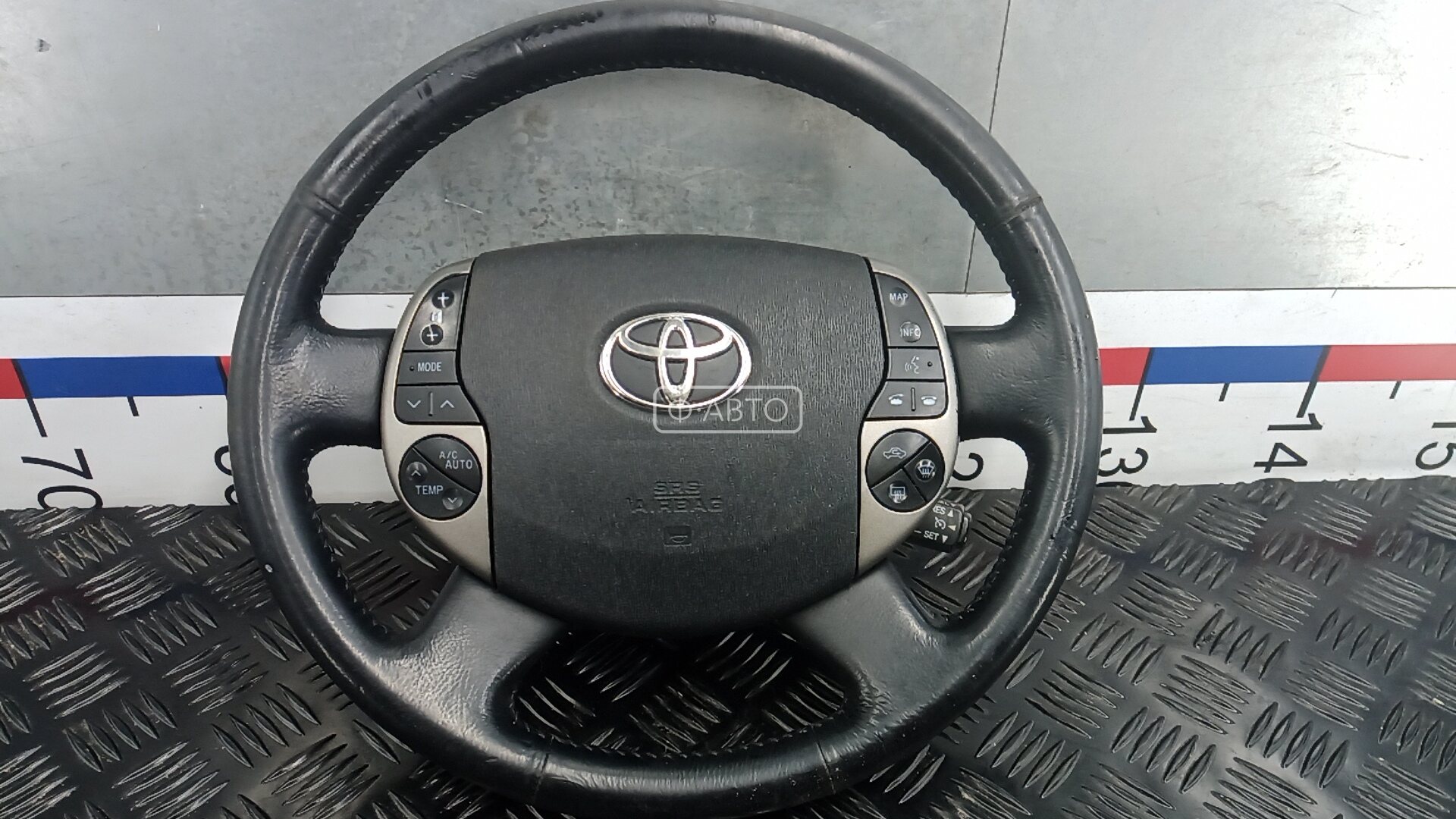 Руль Toyota Prius 2 купить в России