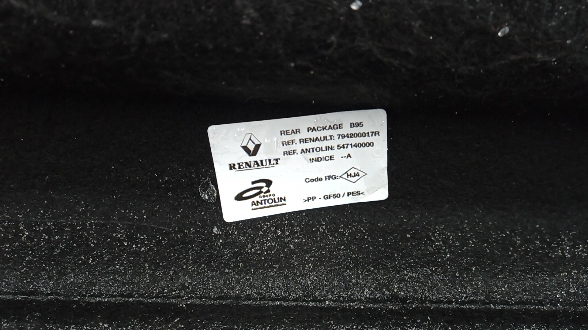 Полка багажника Renault Megane 3 купить в России