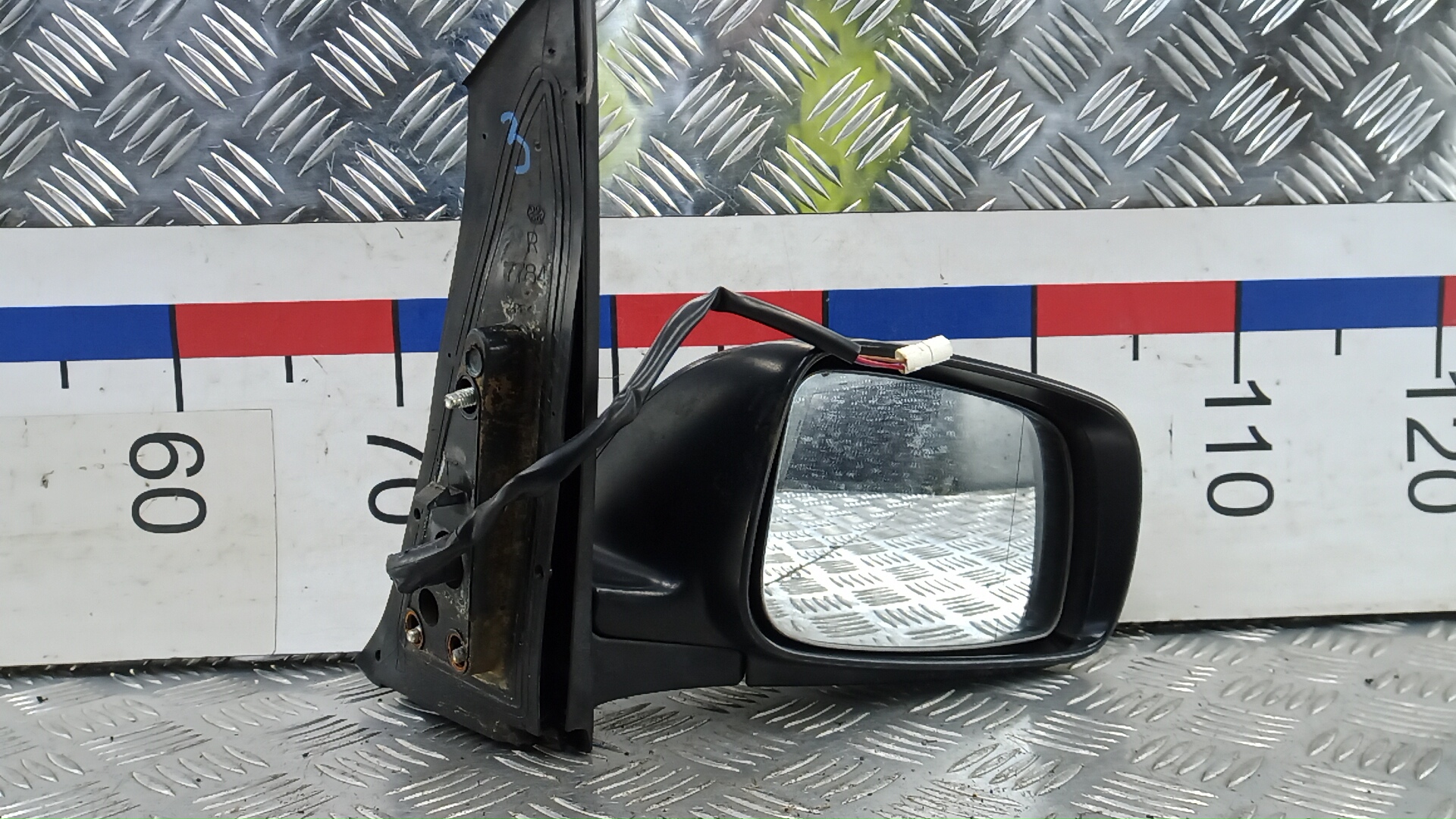 Зеркало боковое - Toyota Prius (2003-2009)