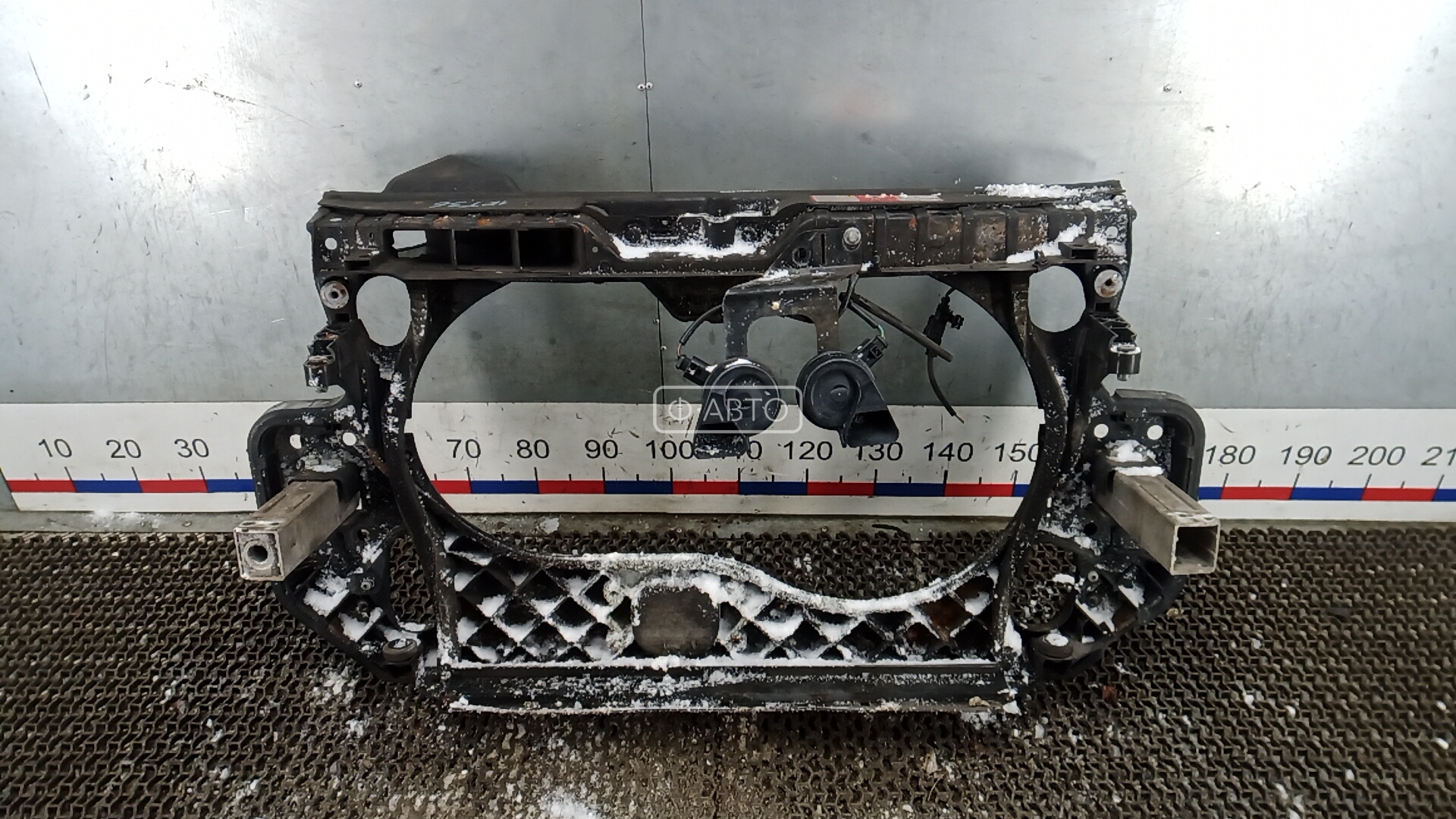 Передняя панель крепления облицовки (телевизор) AUDI A6