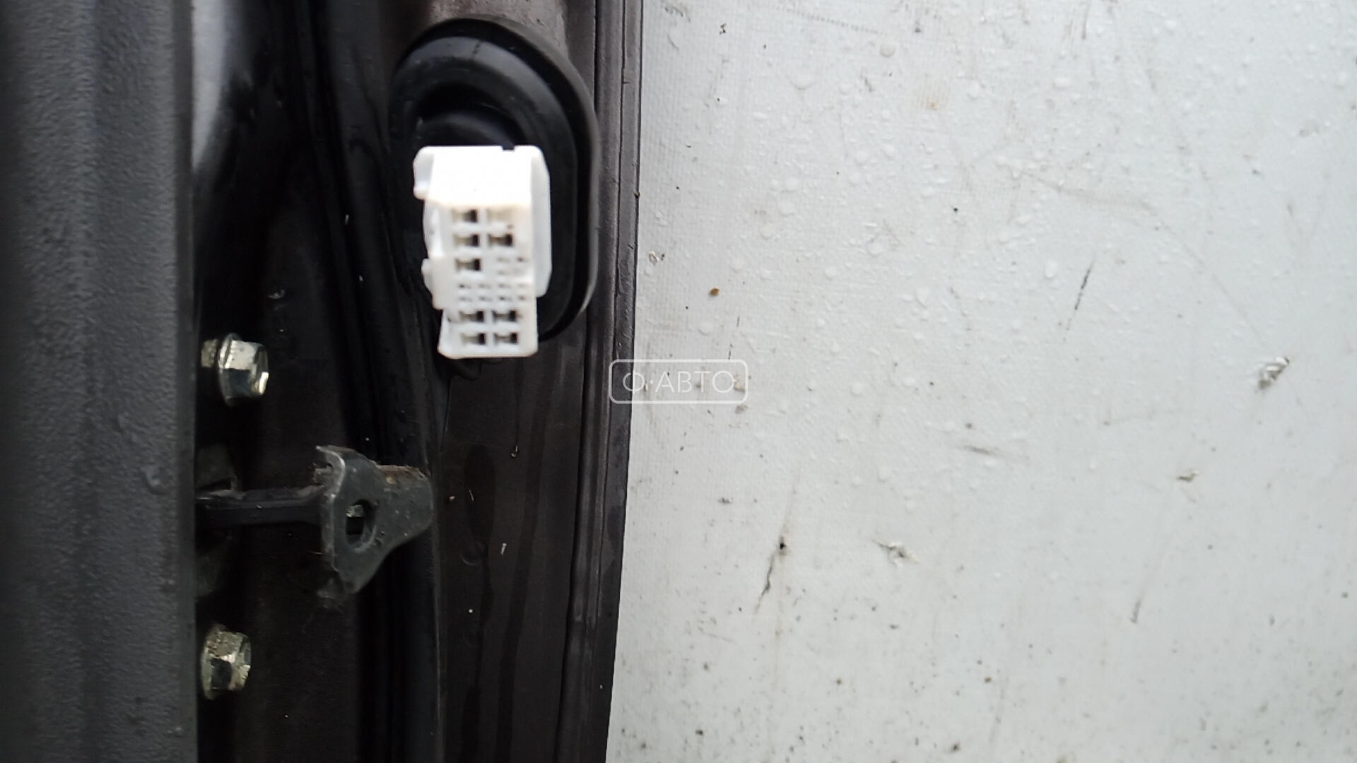 Дверь задняя левая Toyota Prius 2 купить в России