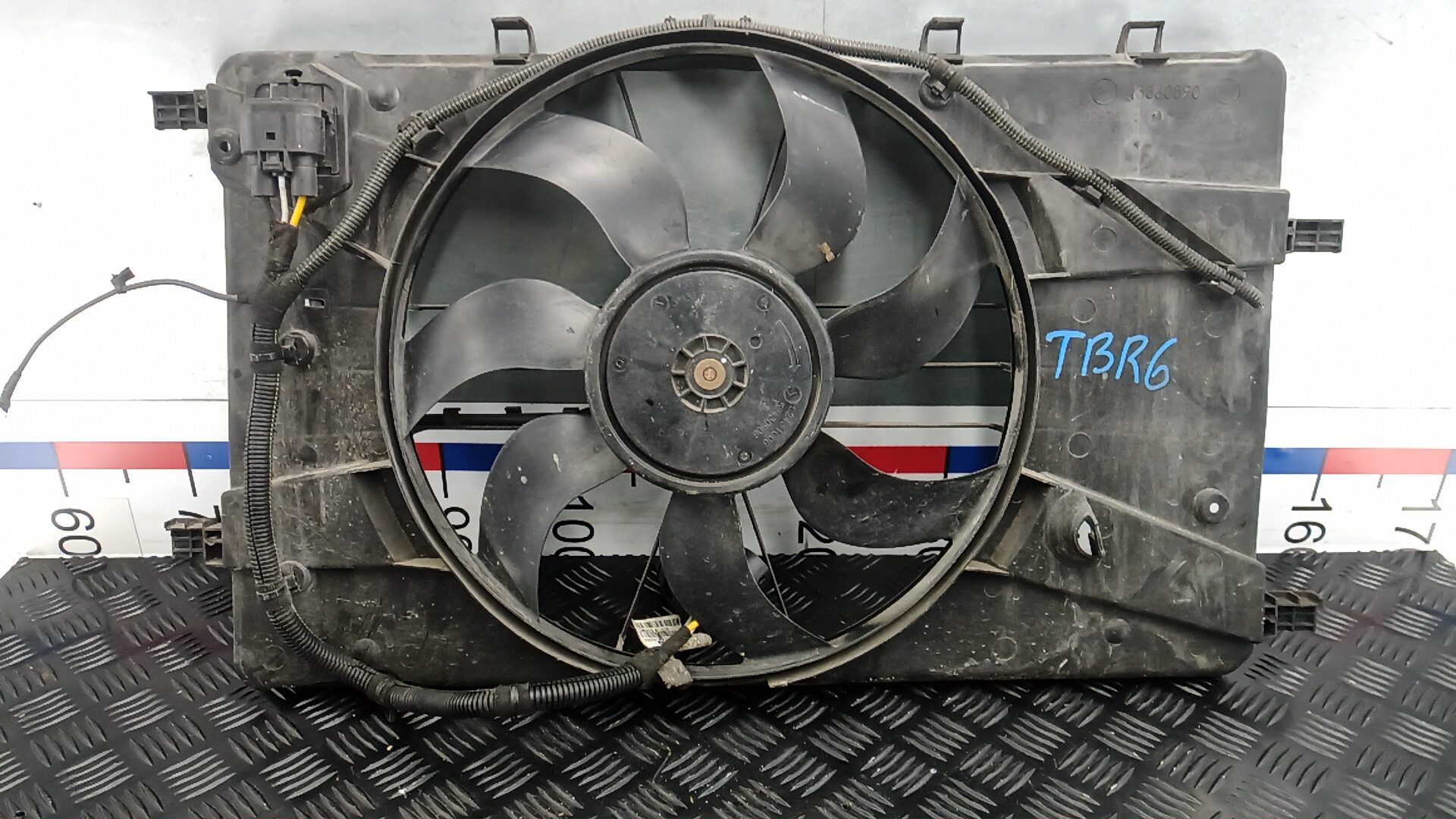 Вентилятор радиатора основного Opel Zafira A купить в России