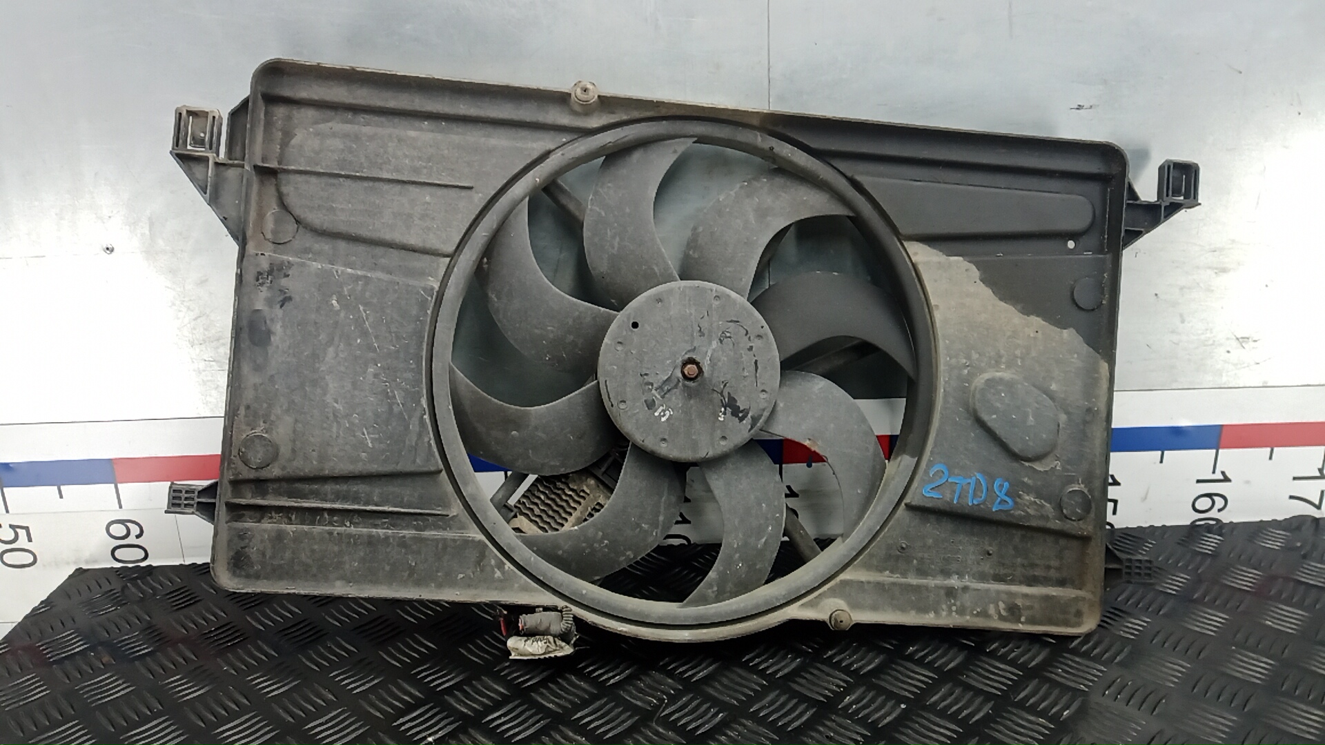 Вентилятор радиатора основного Ford Focus 2 купить в России