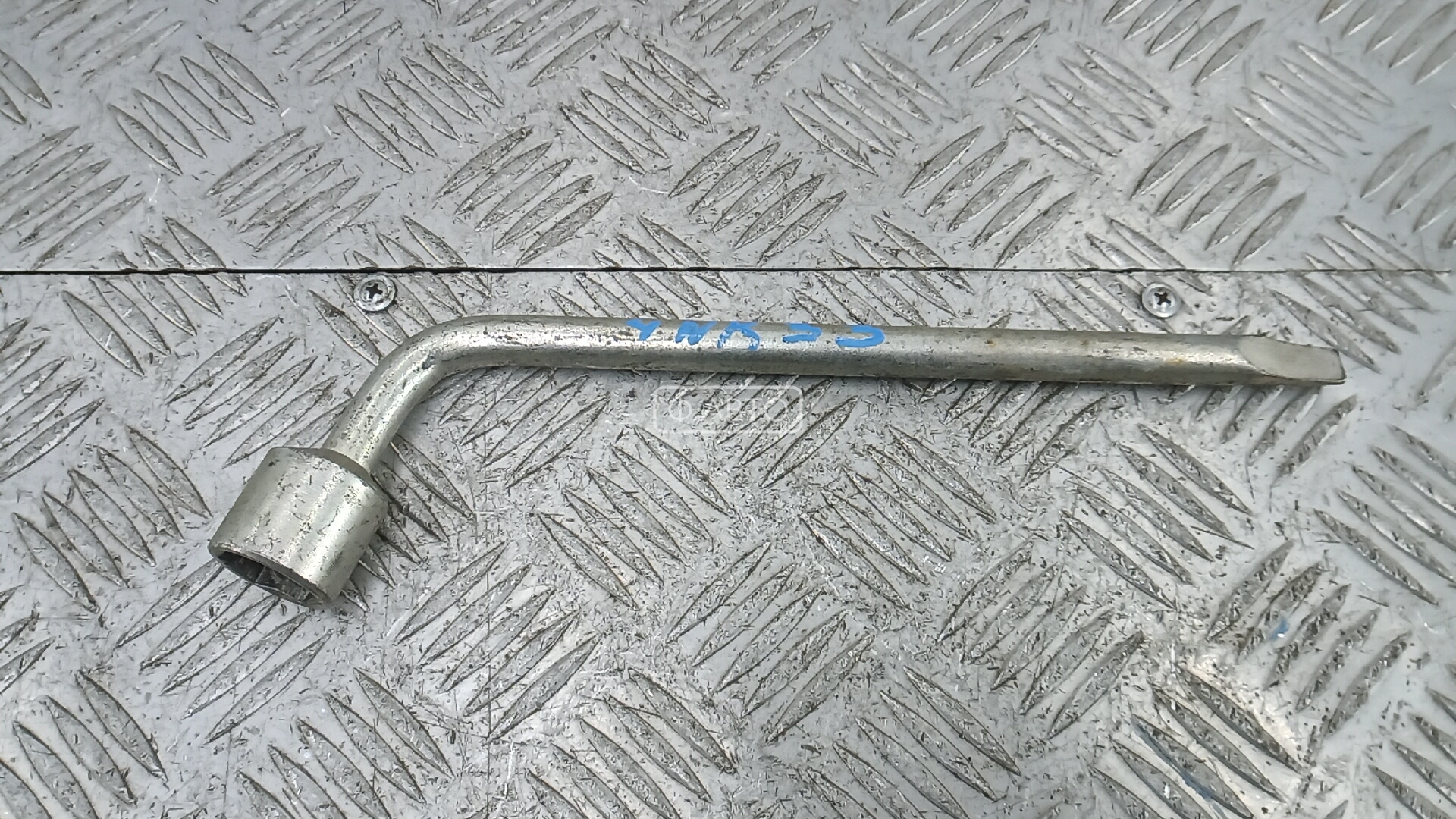Ключ баллонный - Mazda 3 BL (2009-2013)