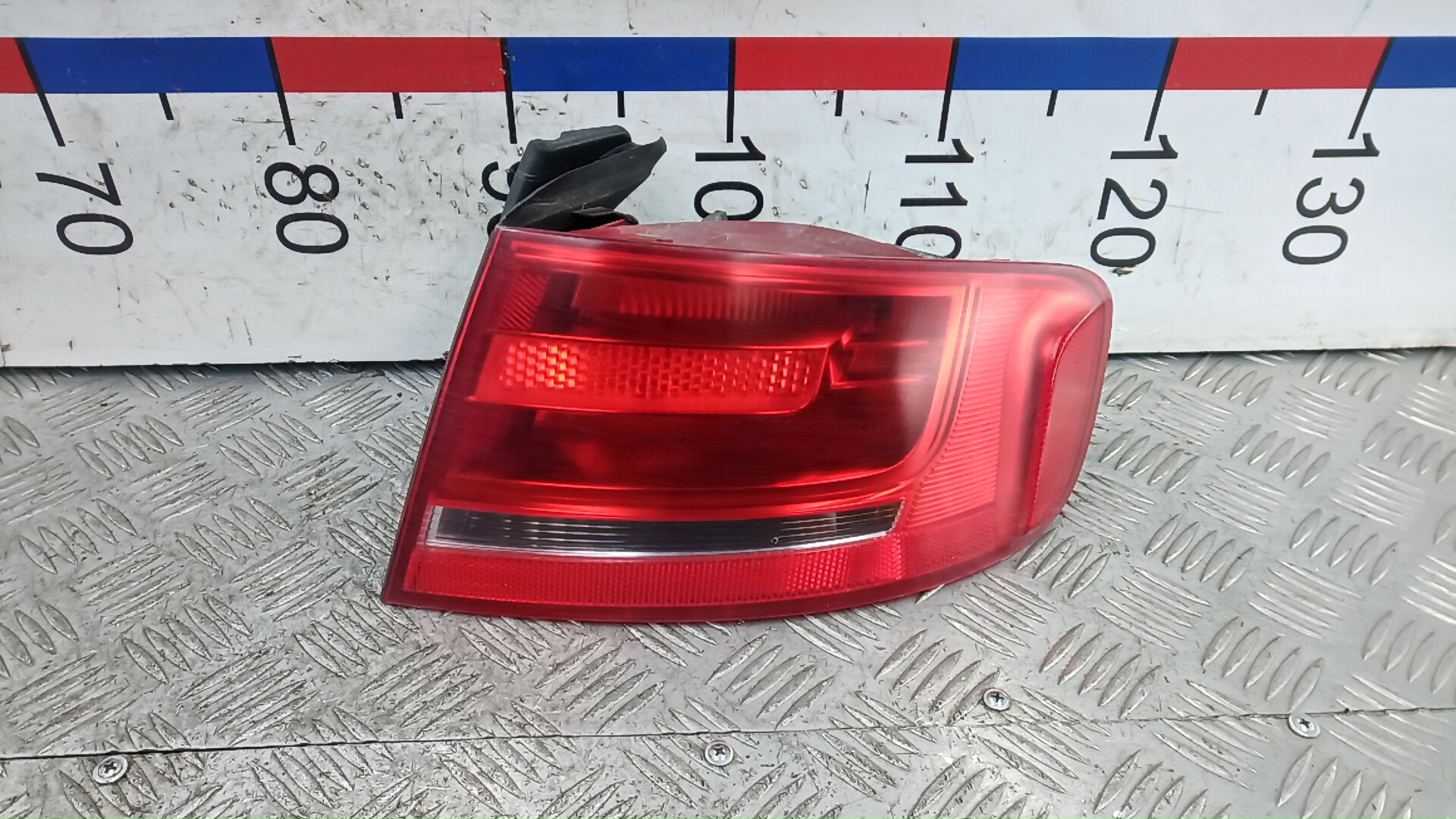 Фонарь задний правый Audi A4 B8 купить в России