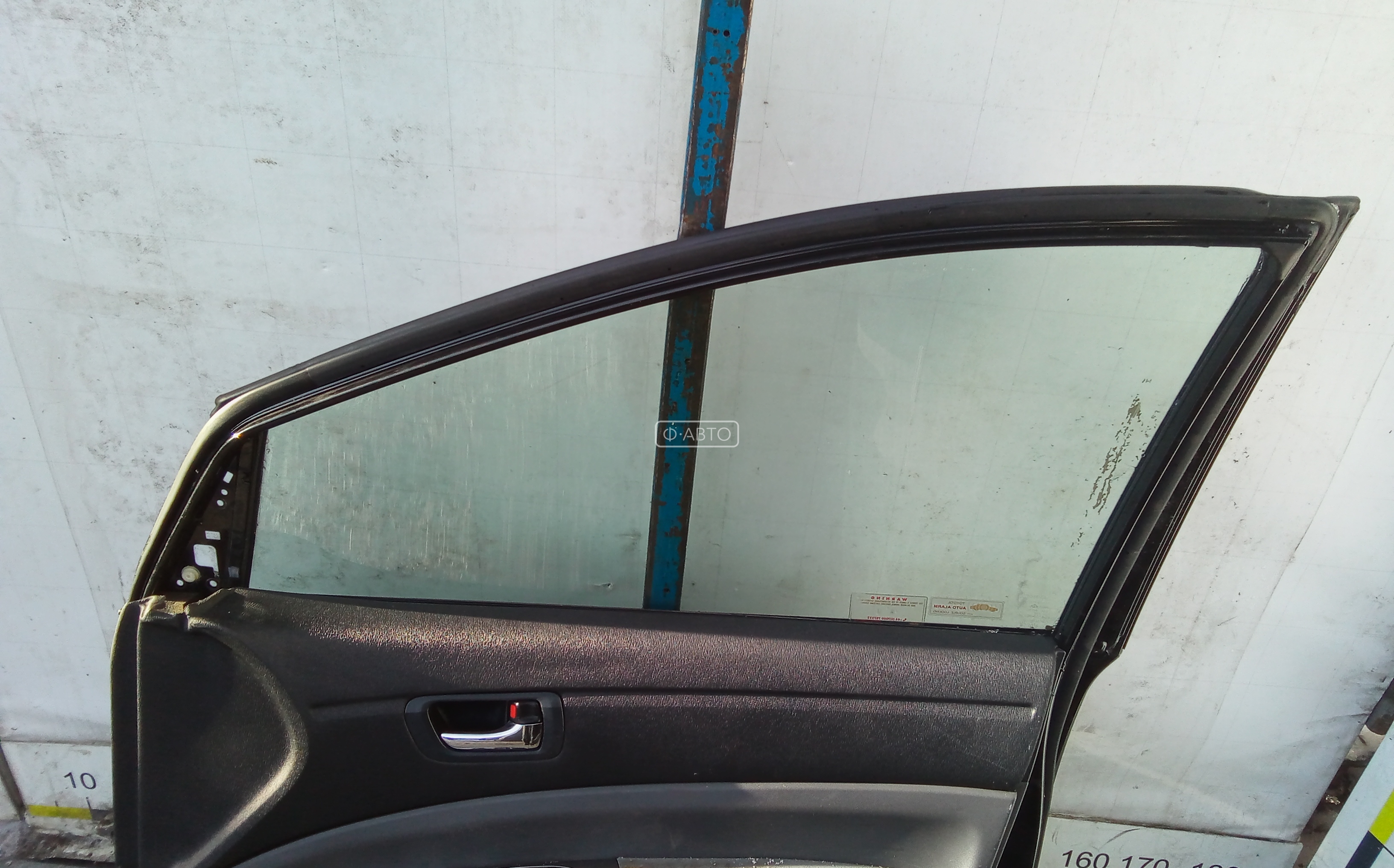 Дверь передняя правая Toyota Prius 2 купить в Беларуси