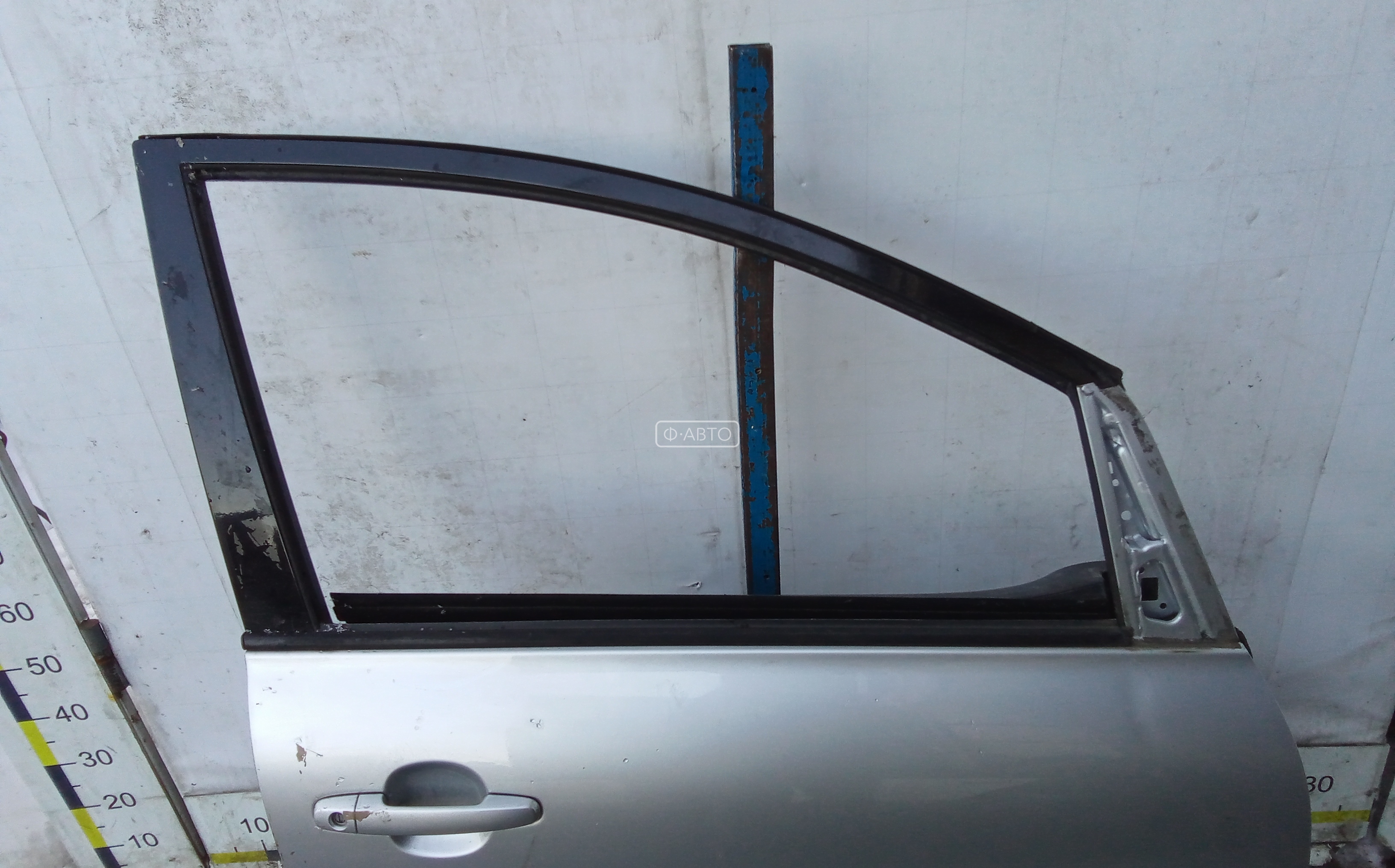 Дверь передняя правая Toyota Avensis Verso купить в Беларуси
