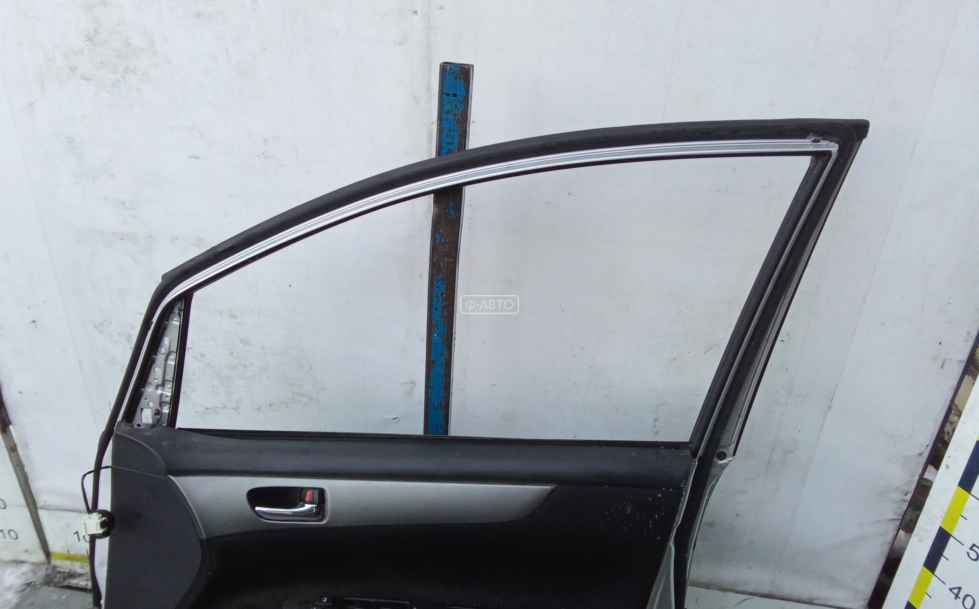 Дверь передняя правая Toyota Avensis Verso купить в Беларуси