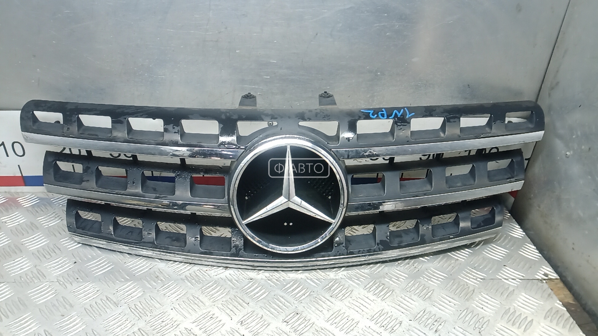 Решетка радиатора (капота) - Mercedes ML W164 (2005-2011)