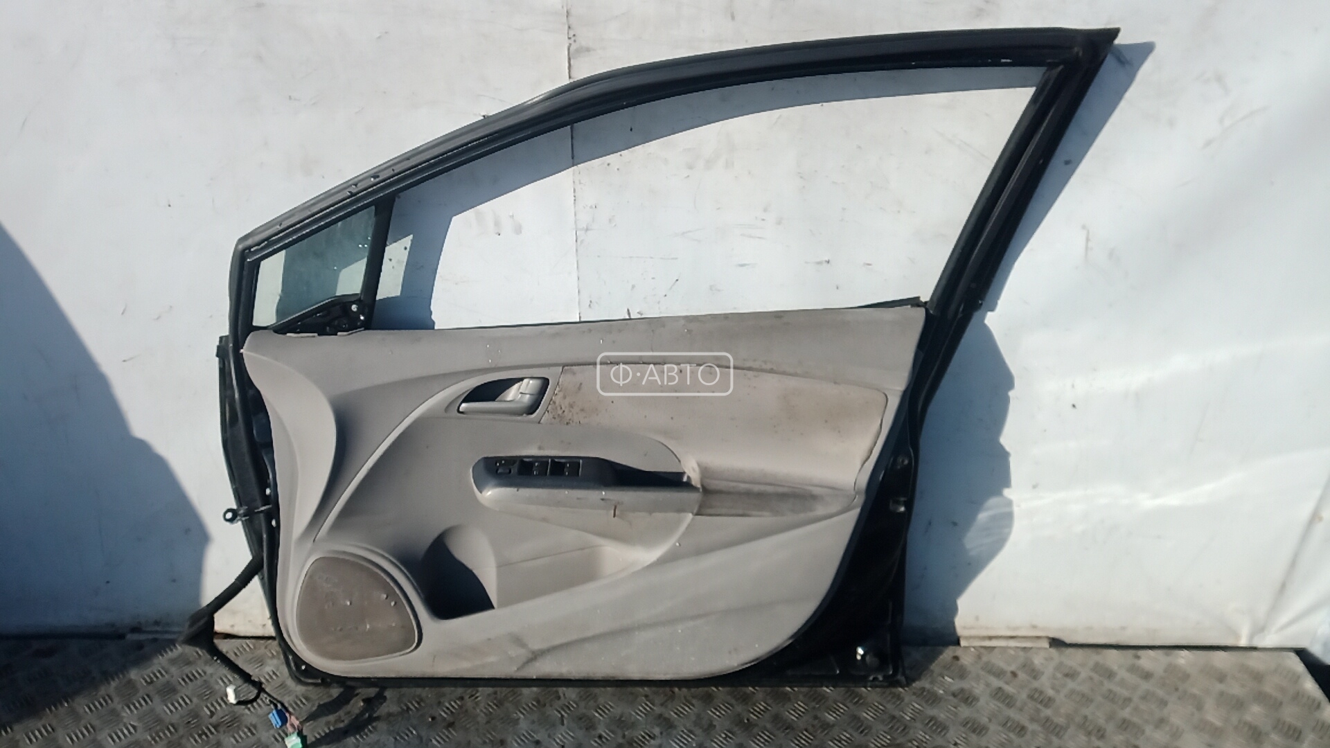 Дверь передняя правая Honda Insight 2 купить в Беларуси